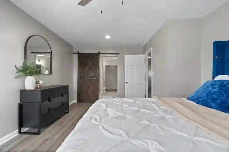 Master w/ Private Bath and Balcony