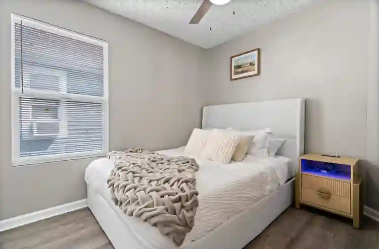 2 Rooms For Rent