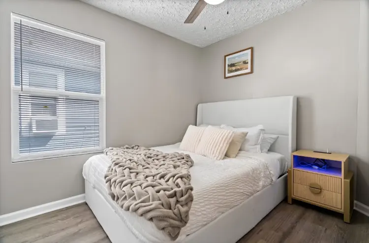 2 Rooms For Rent