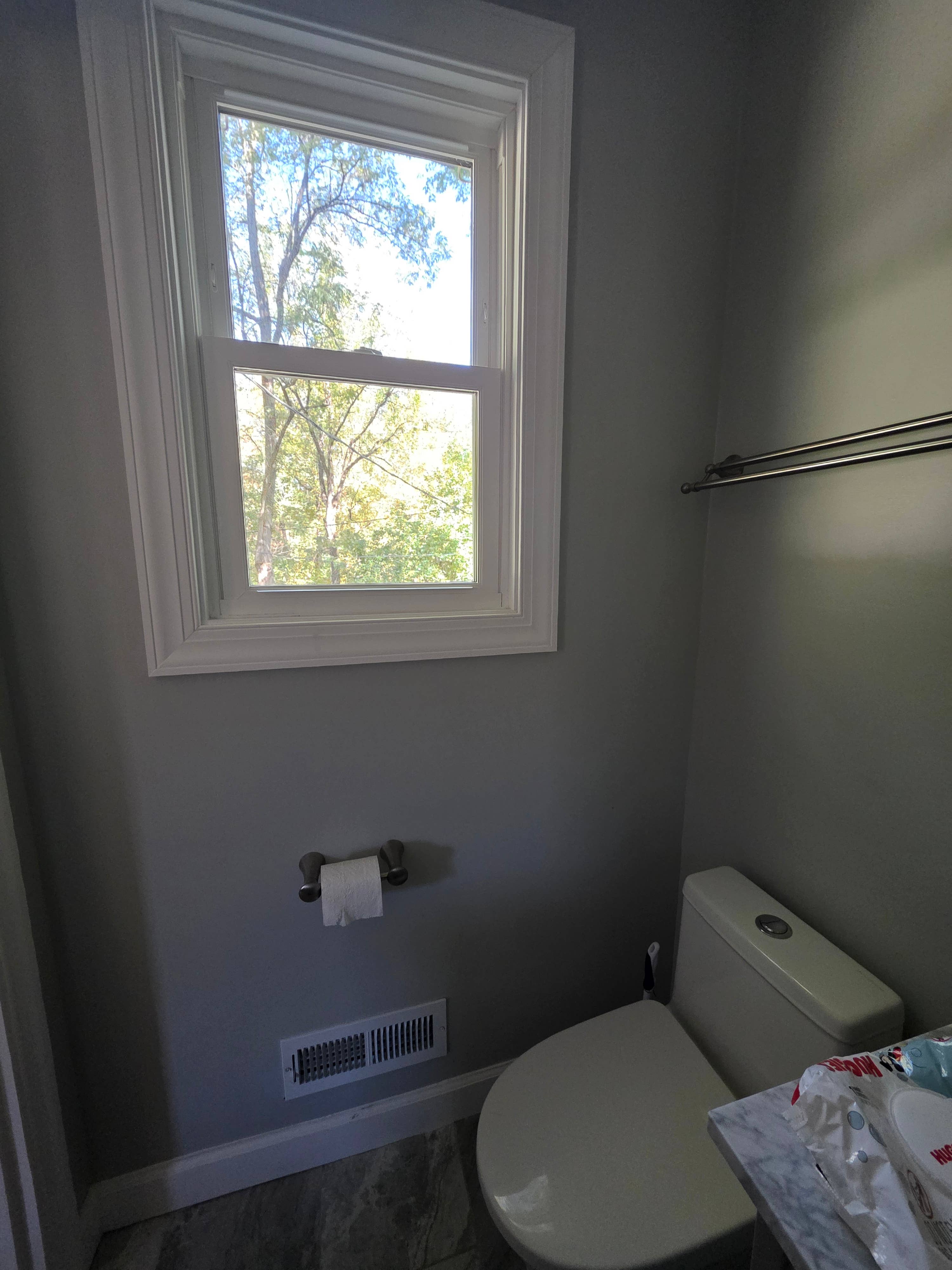 Spacious master bedroom wbathroom