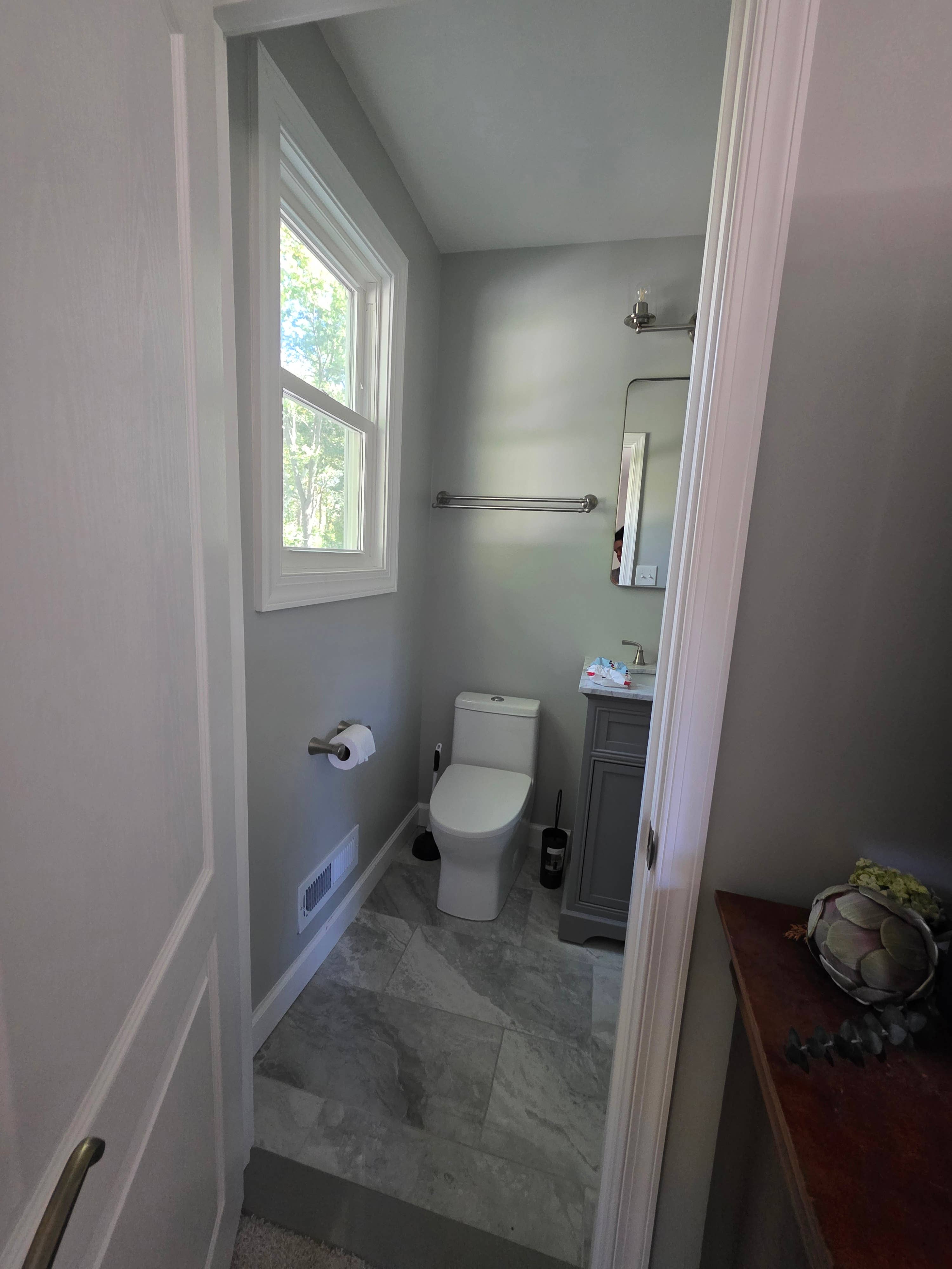 Spacious master bedroom wbathroom