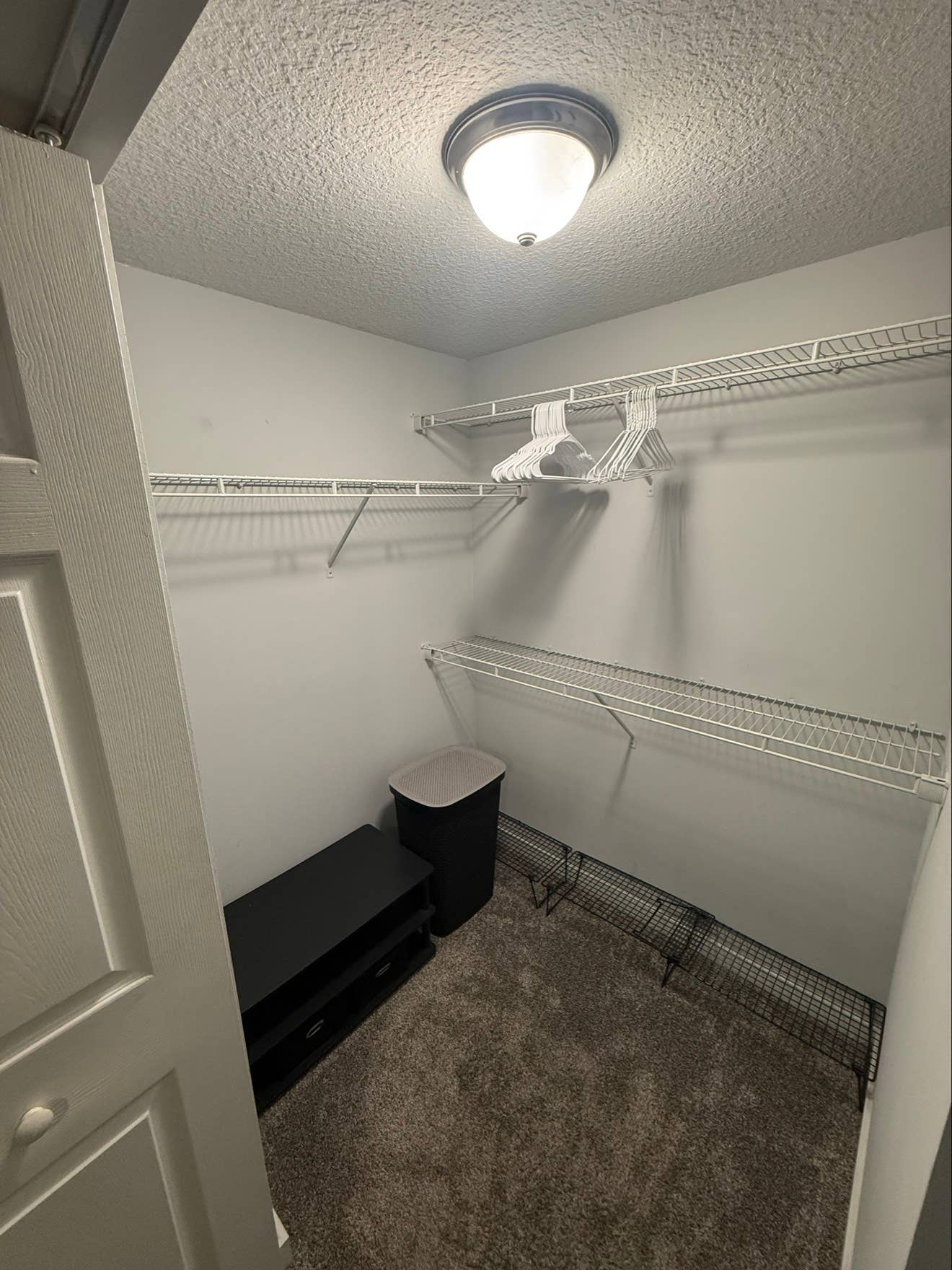 HABITACIÓN AMUEBLADA EN ALQUILER