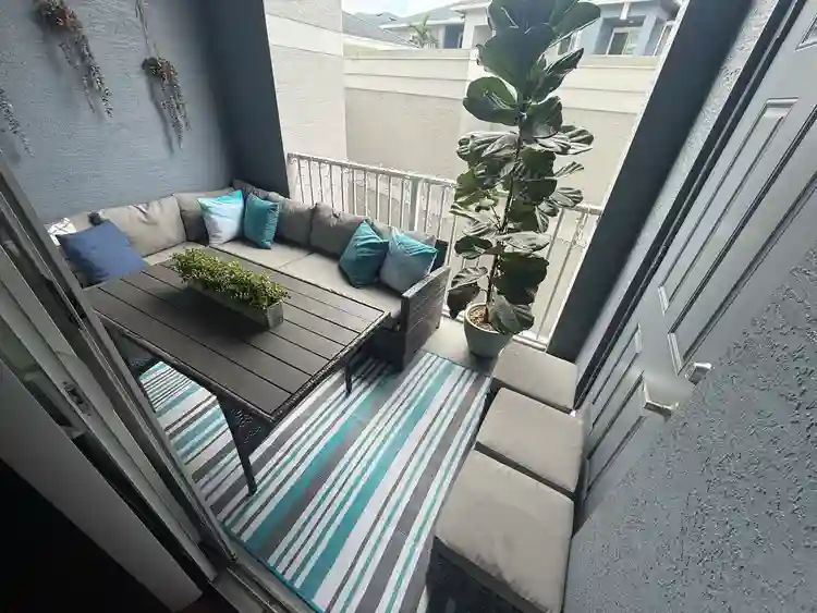 HABITACIÓN AMUEBLADA EN ALQUILER