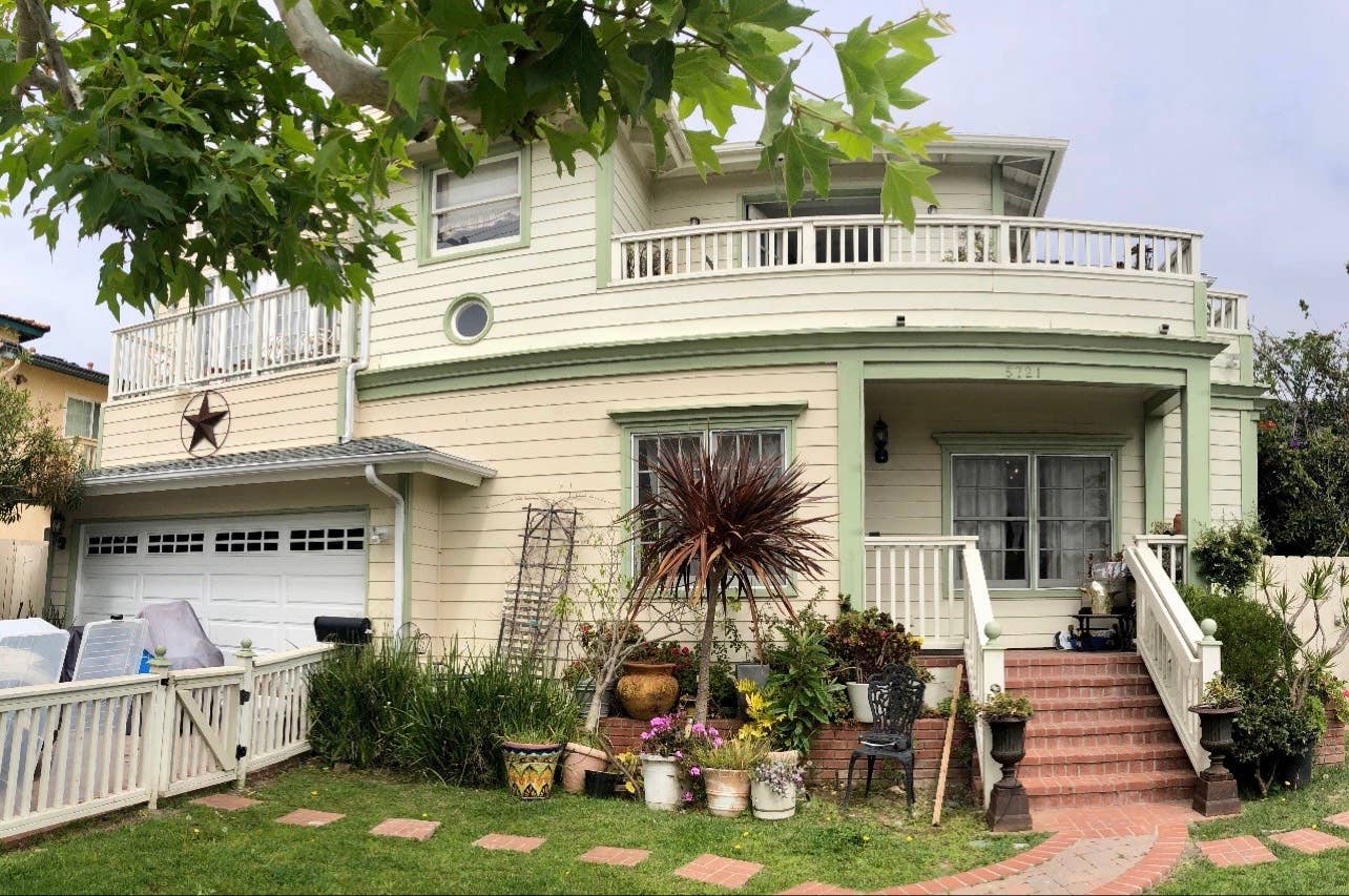 San Diego house 4 blocks from ocean