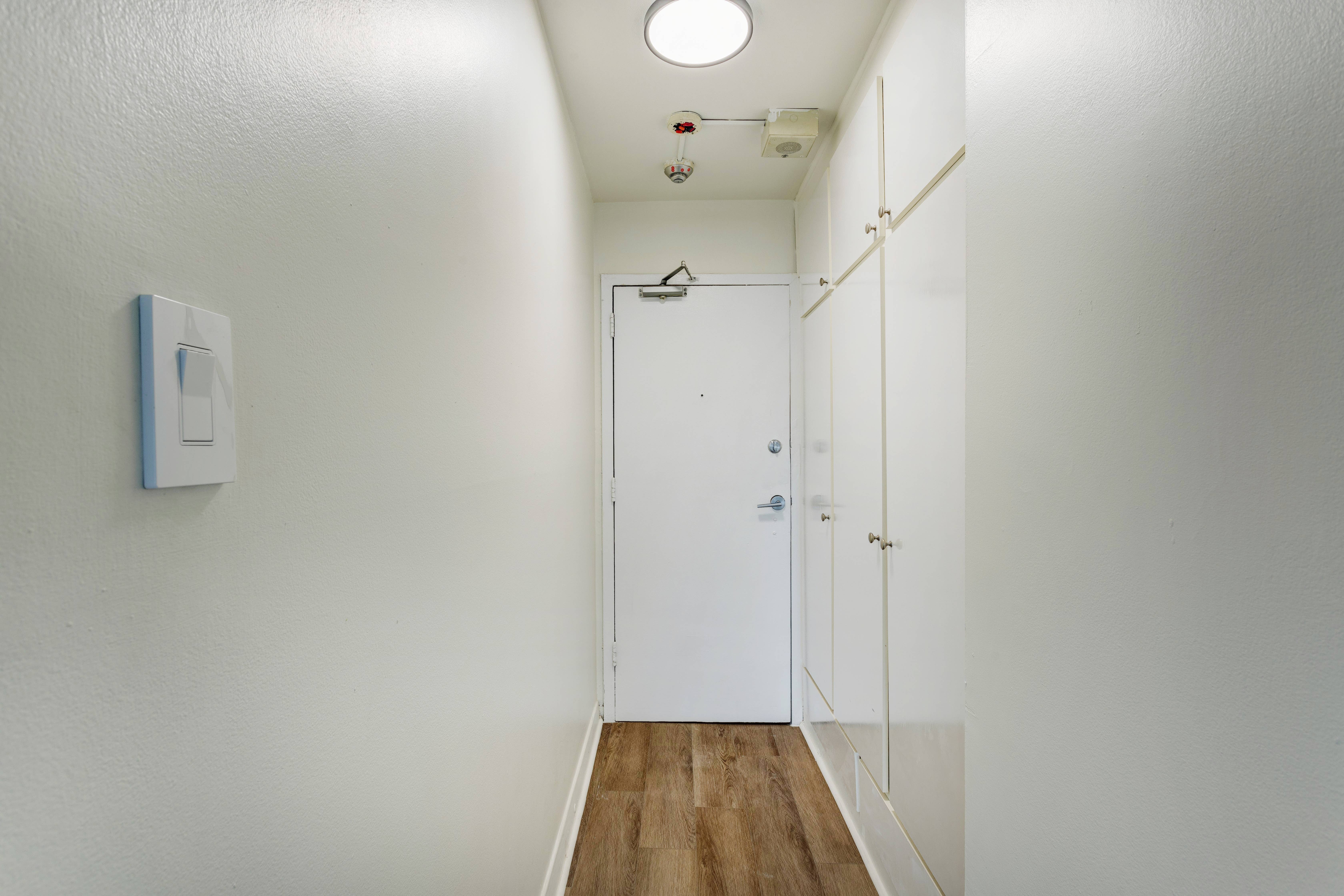 Bright & Modern 1-Bed | VilleMarie