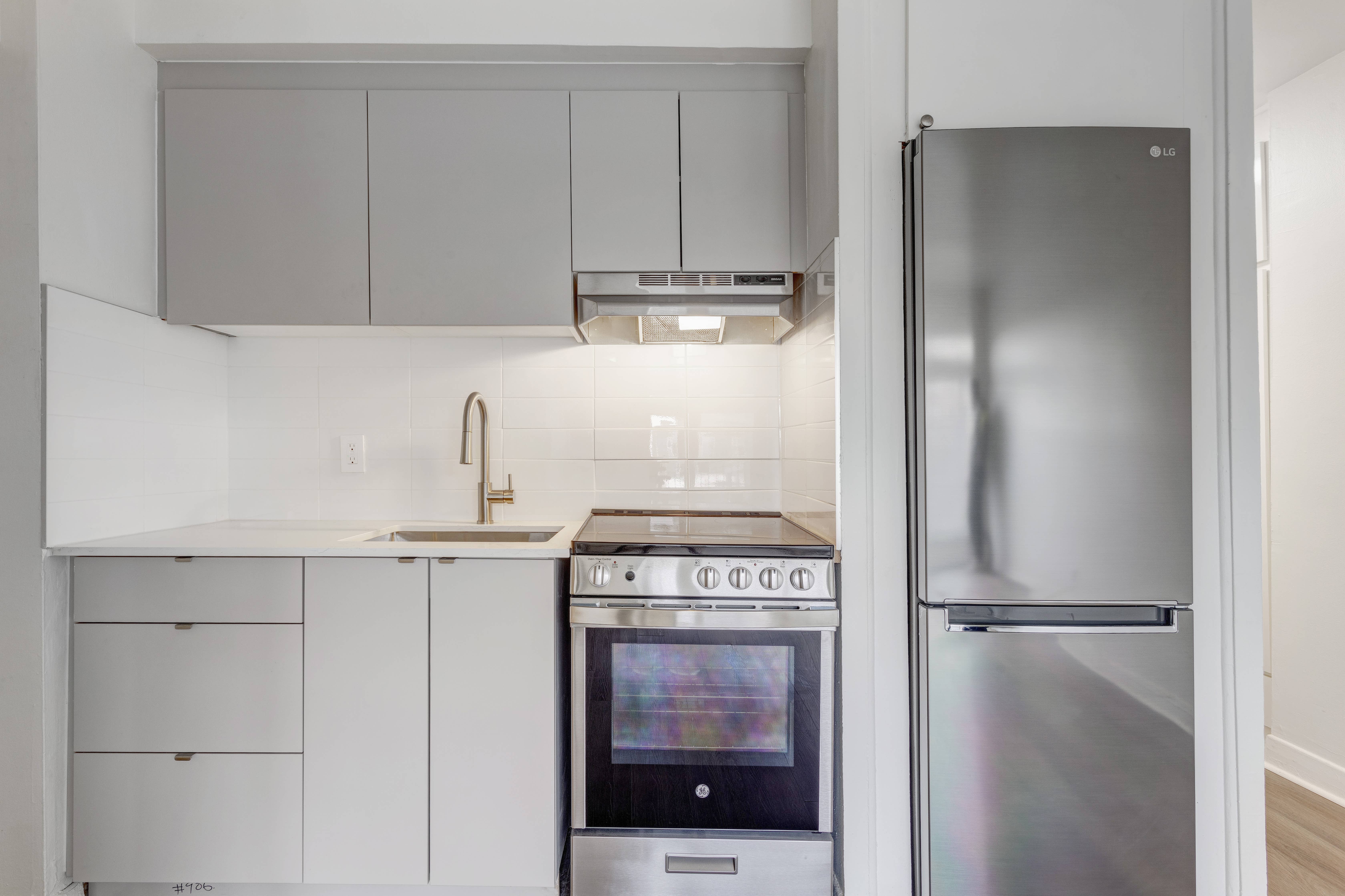 Bright & Modern 1-Bed | VilleMarie