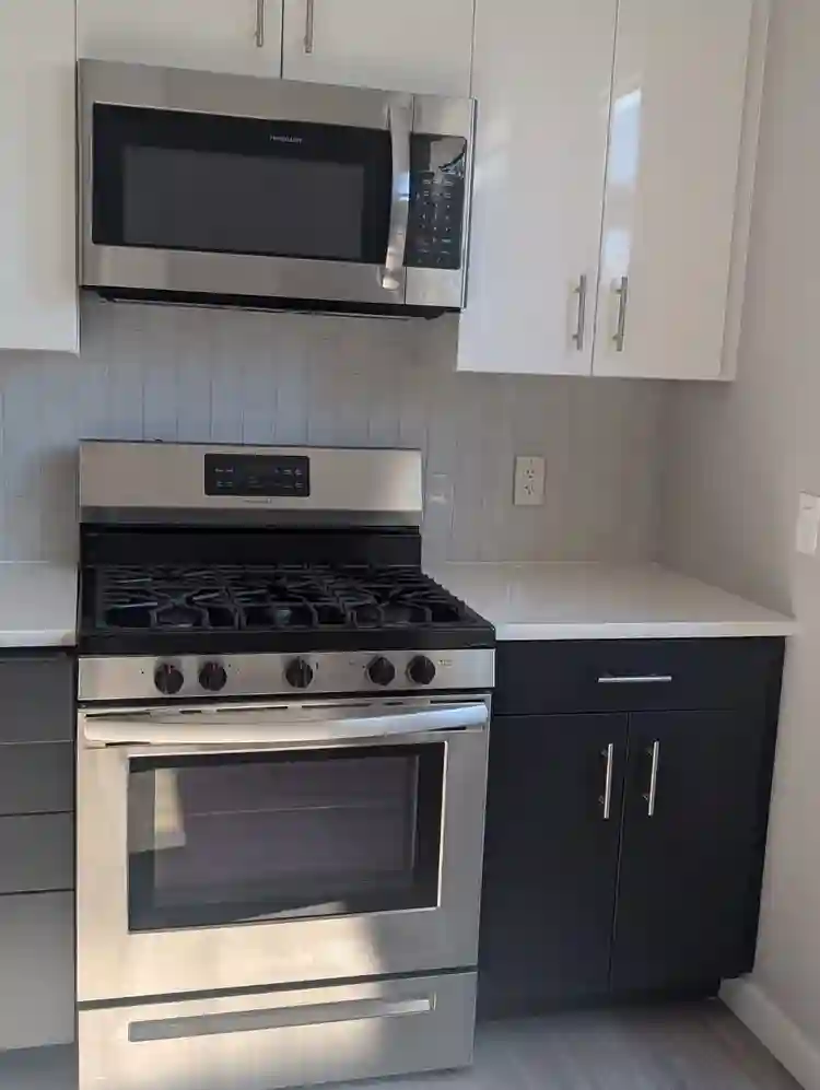 Female roommate needed Yale School