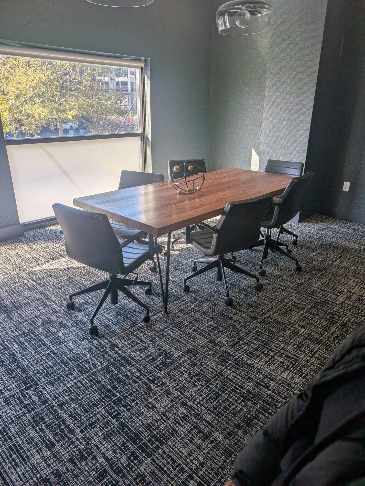 Female roommate needed Yale School