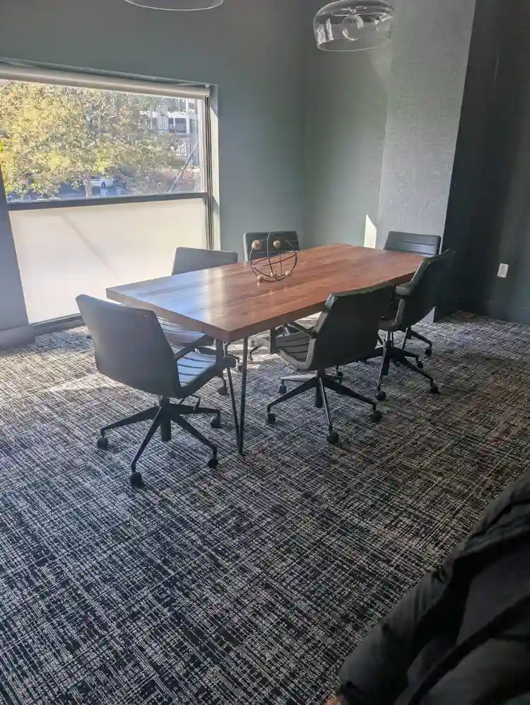 Female roommate needed Yale School