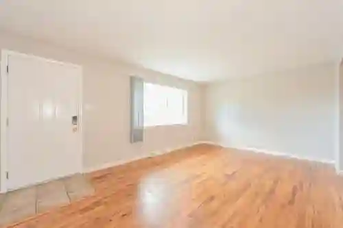 Available room to rent