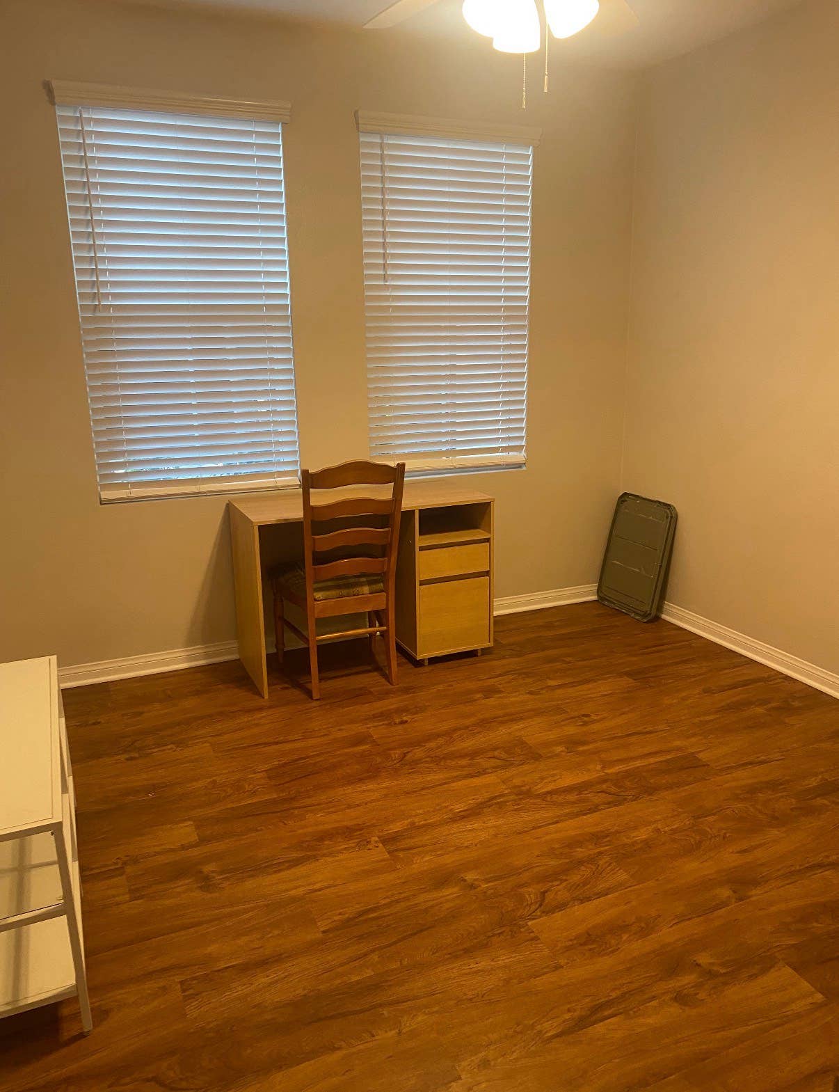 Looking for 1 roommate in a 3bd