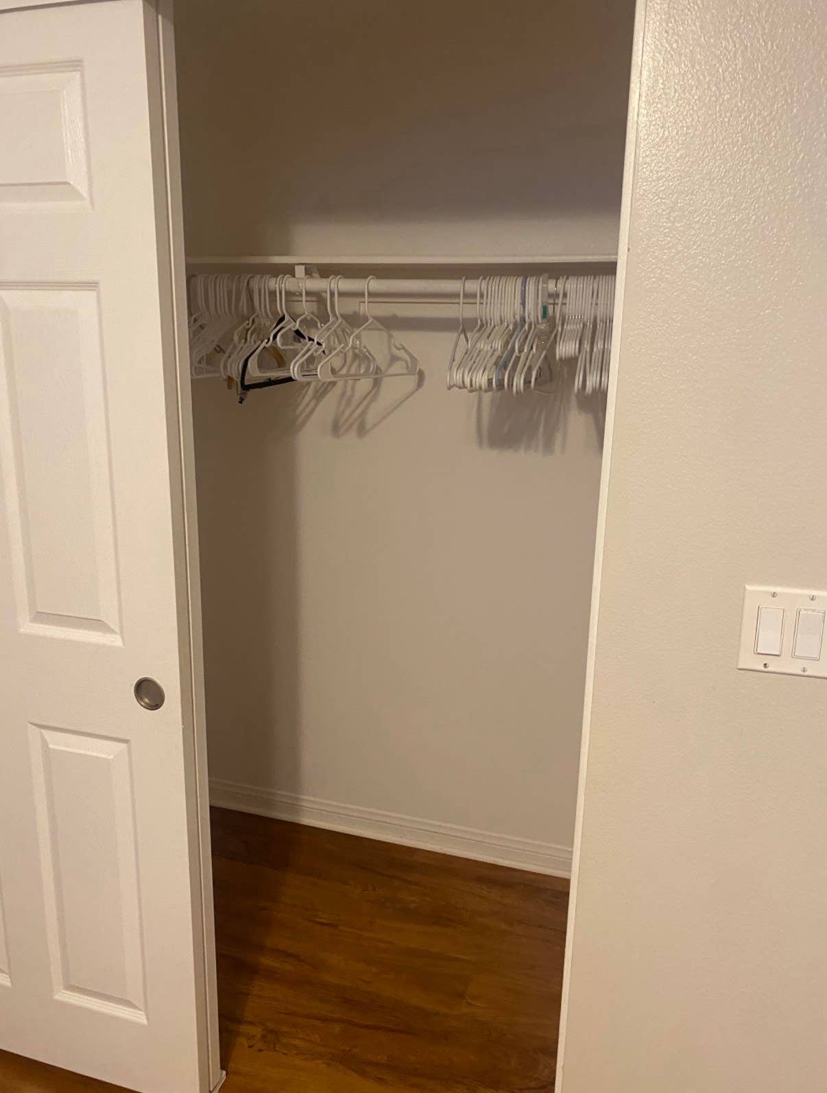 Looking for 1 roommate in a 3bd