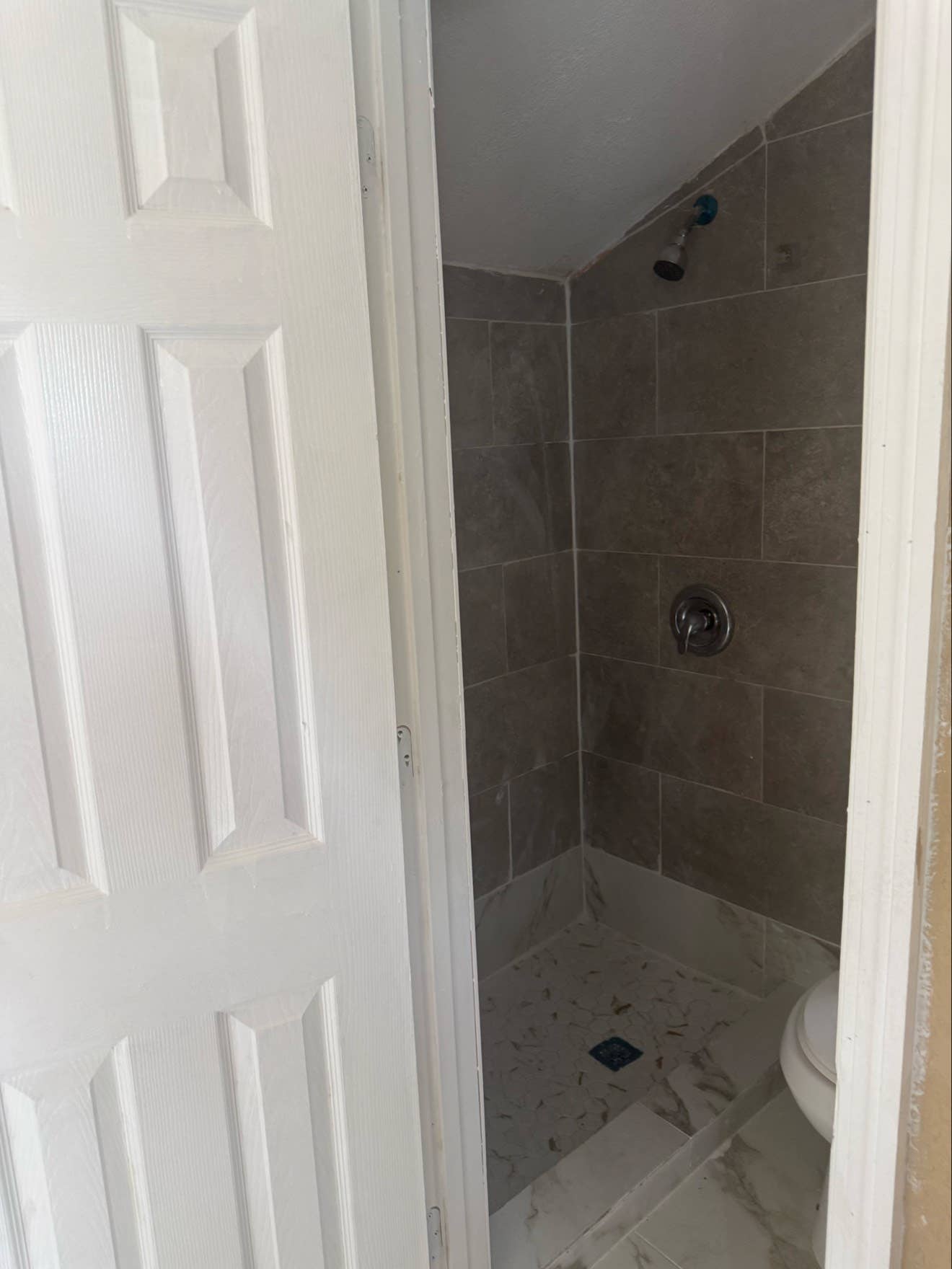 Beautifully renovated efficiency