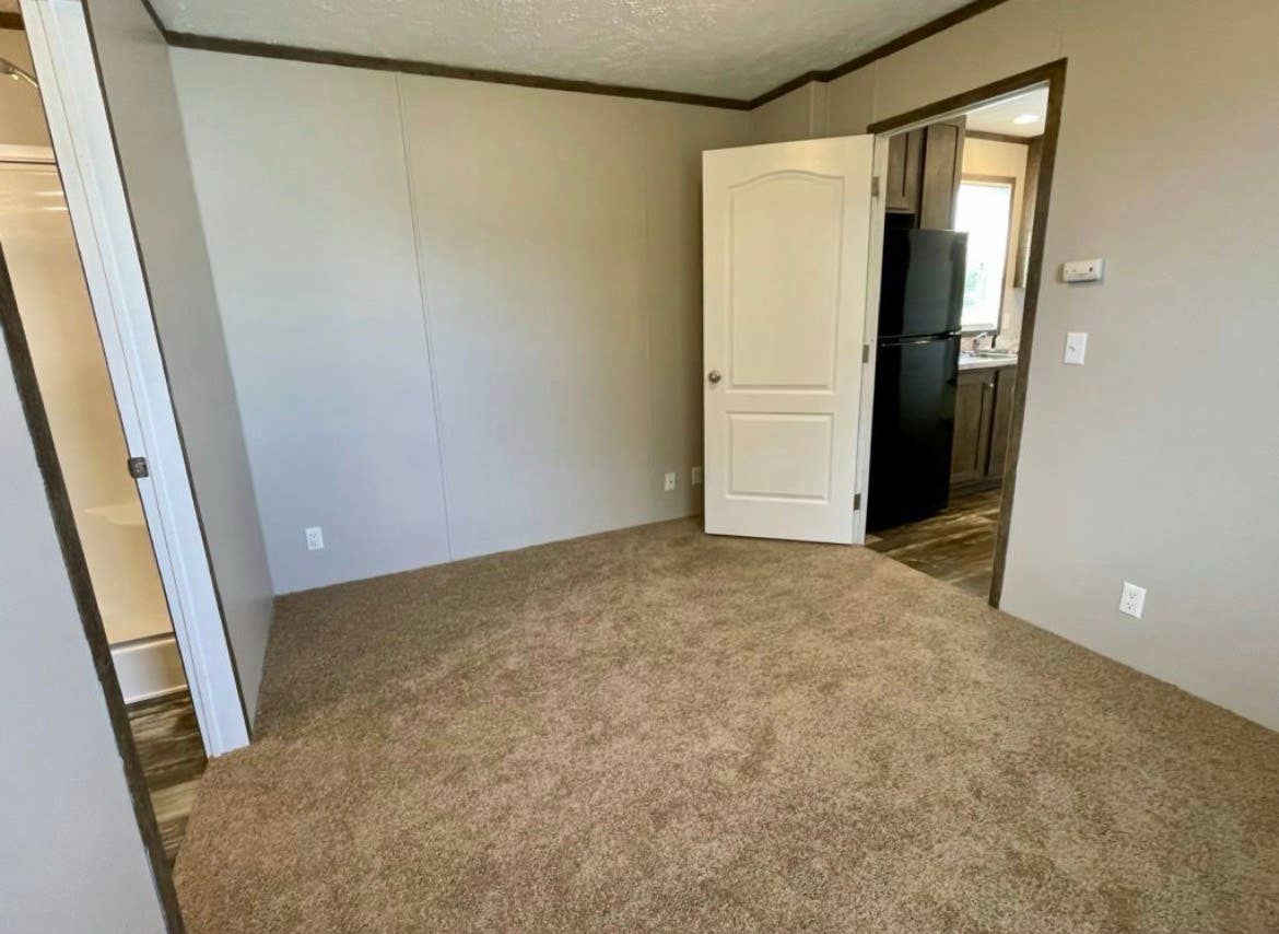 looking for a third roommate