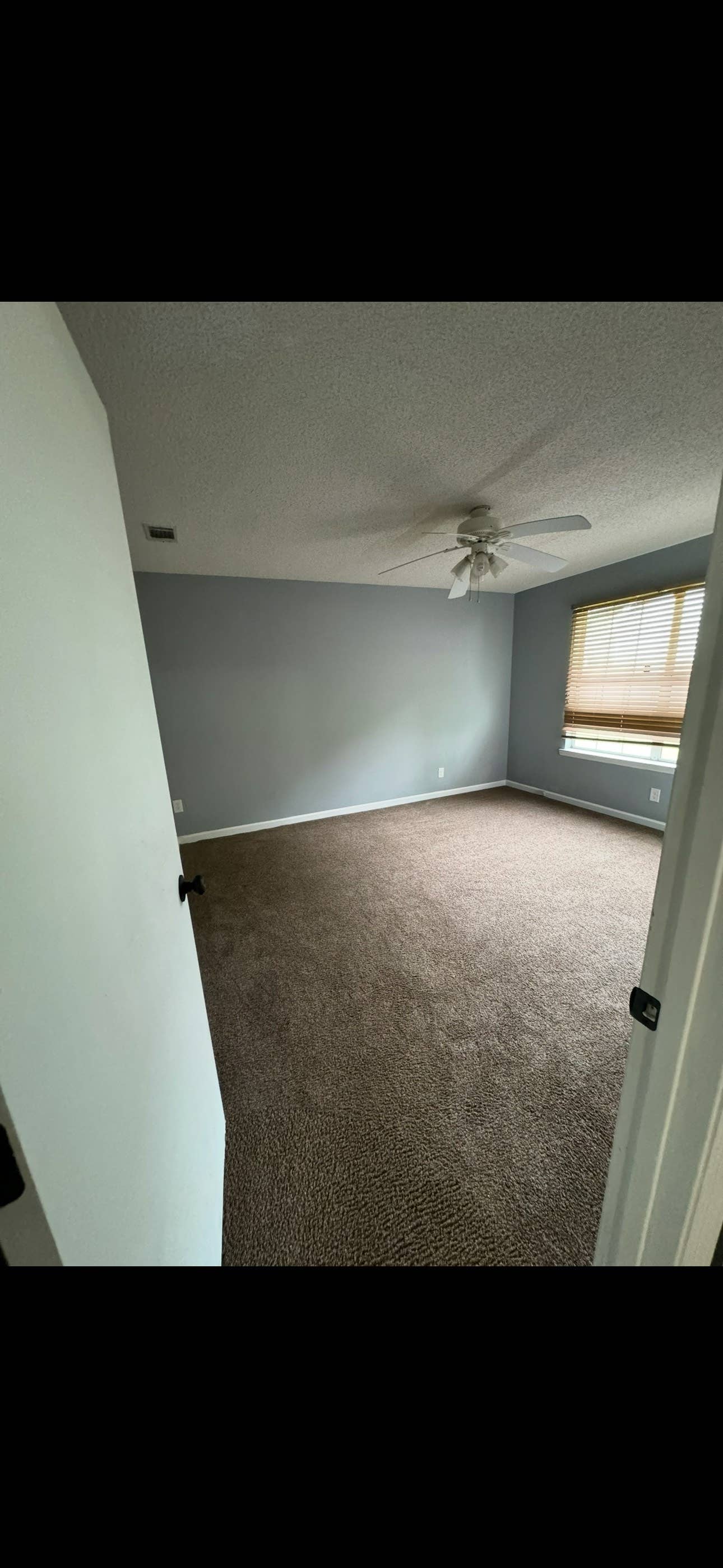 Roommate wanted!!