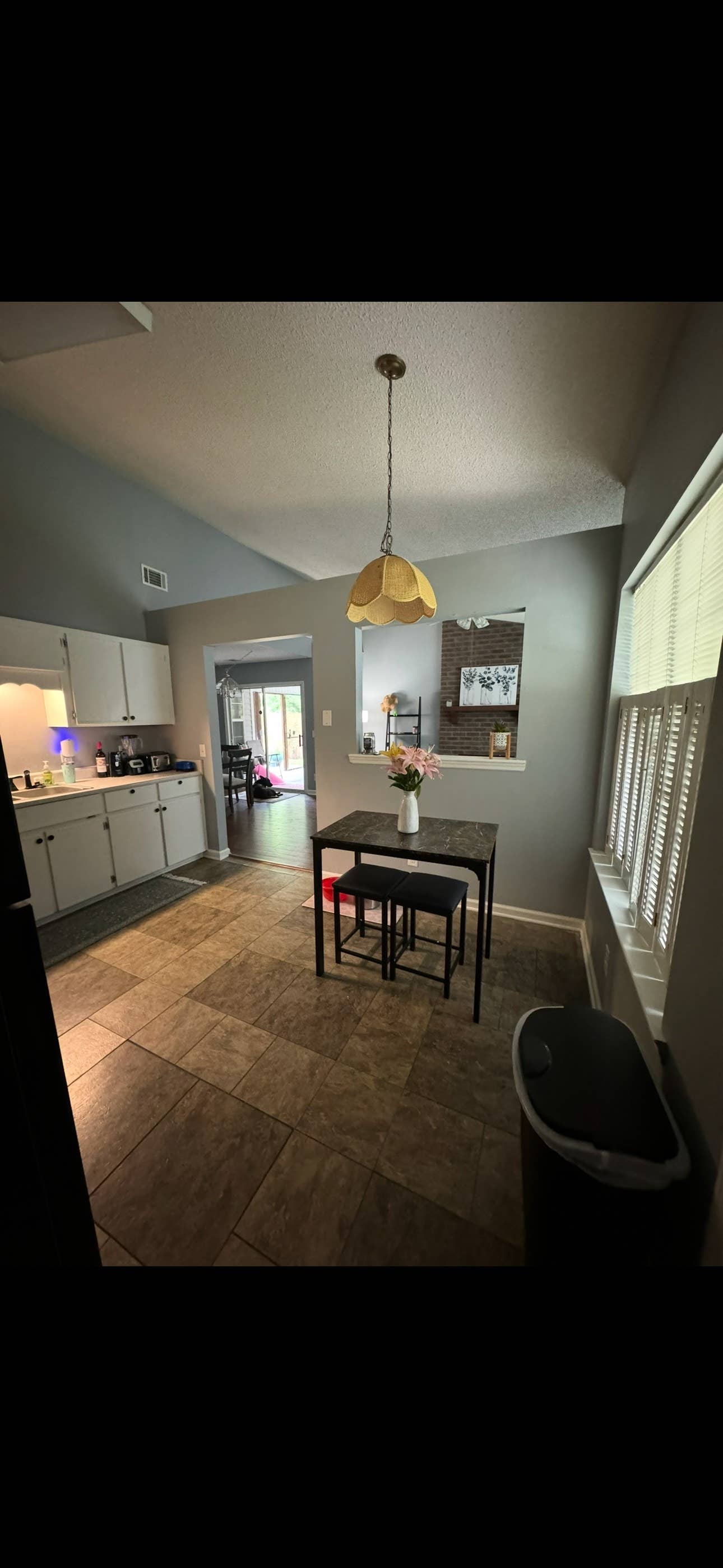 Roommate wanted!!