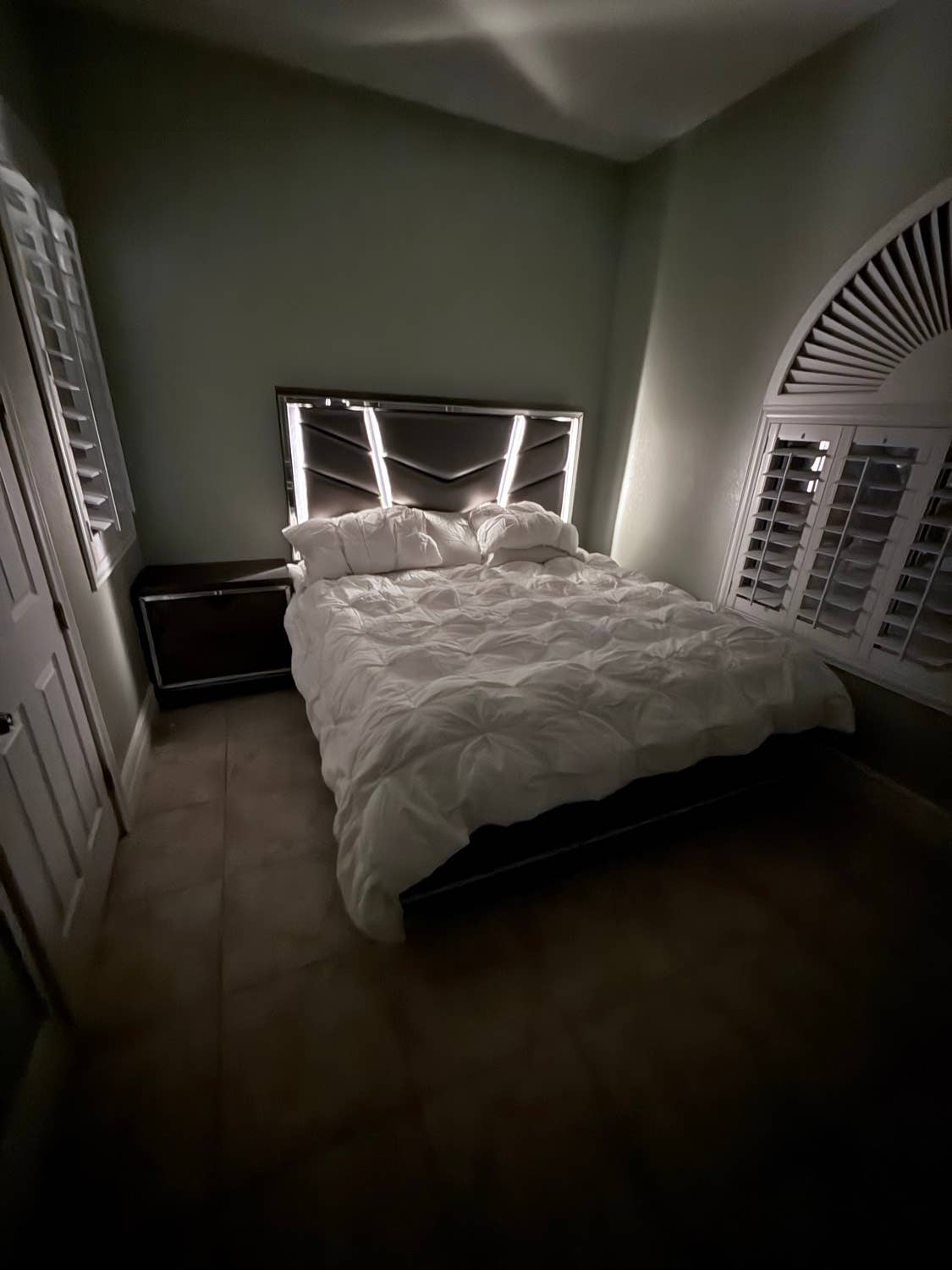 Furnished, private bathroom