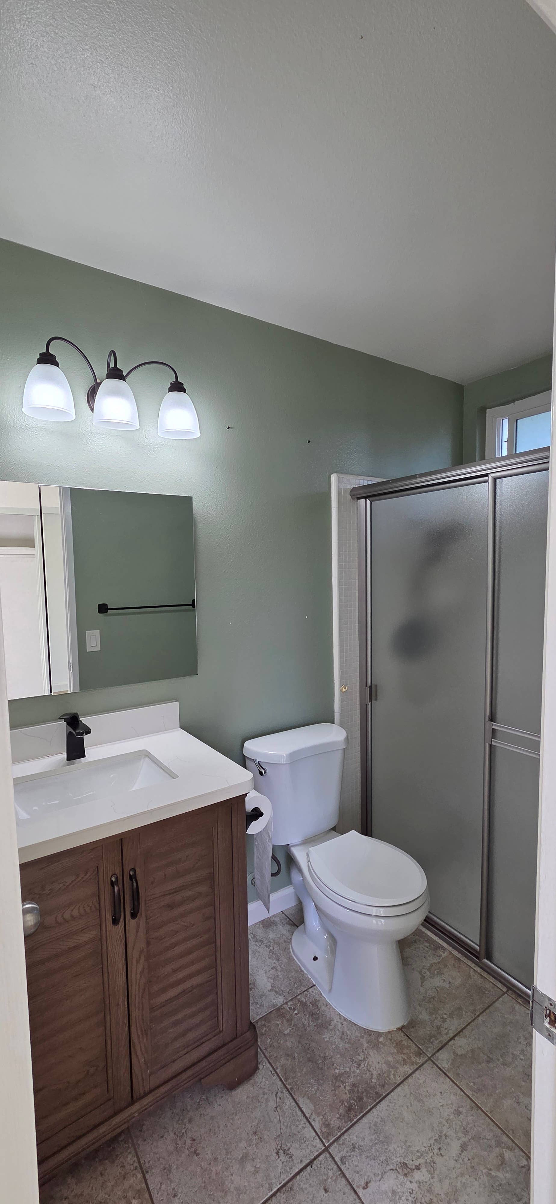 Master Bedroom w/ Private Bathroom