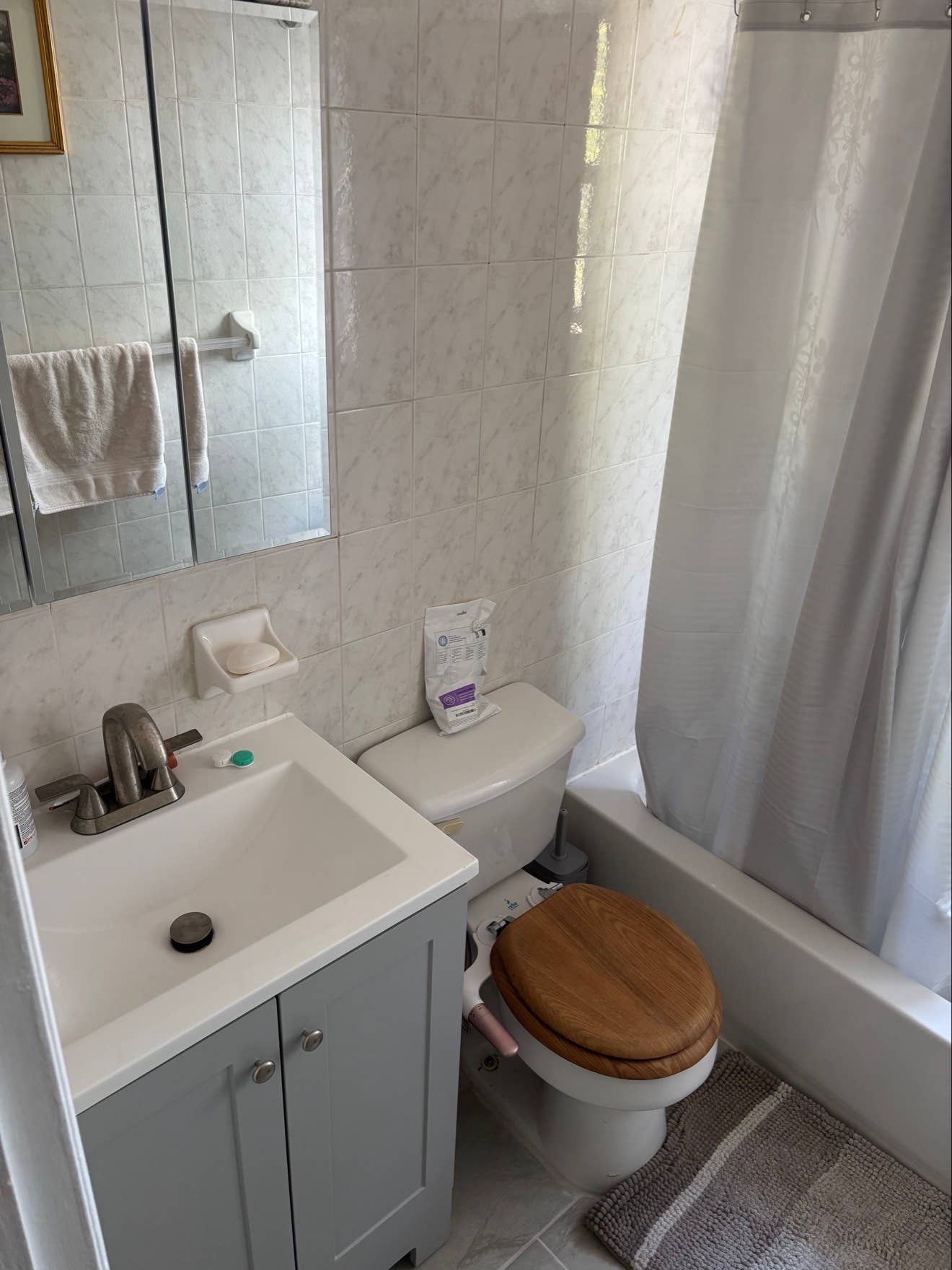 Mid size room for rent