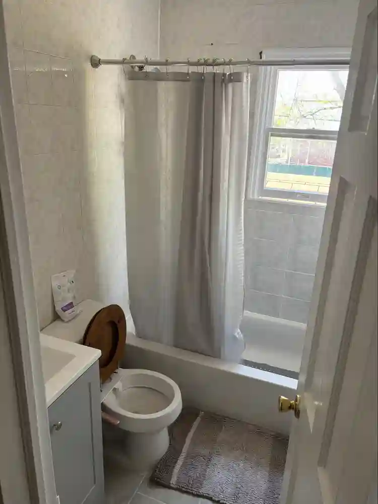Mid size room for rent