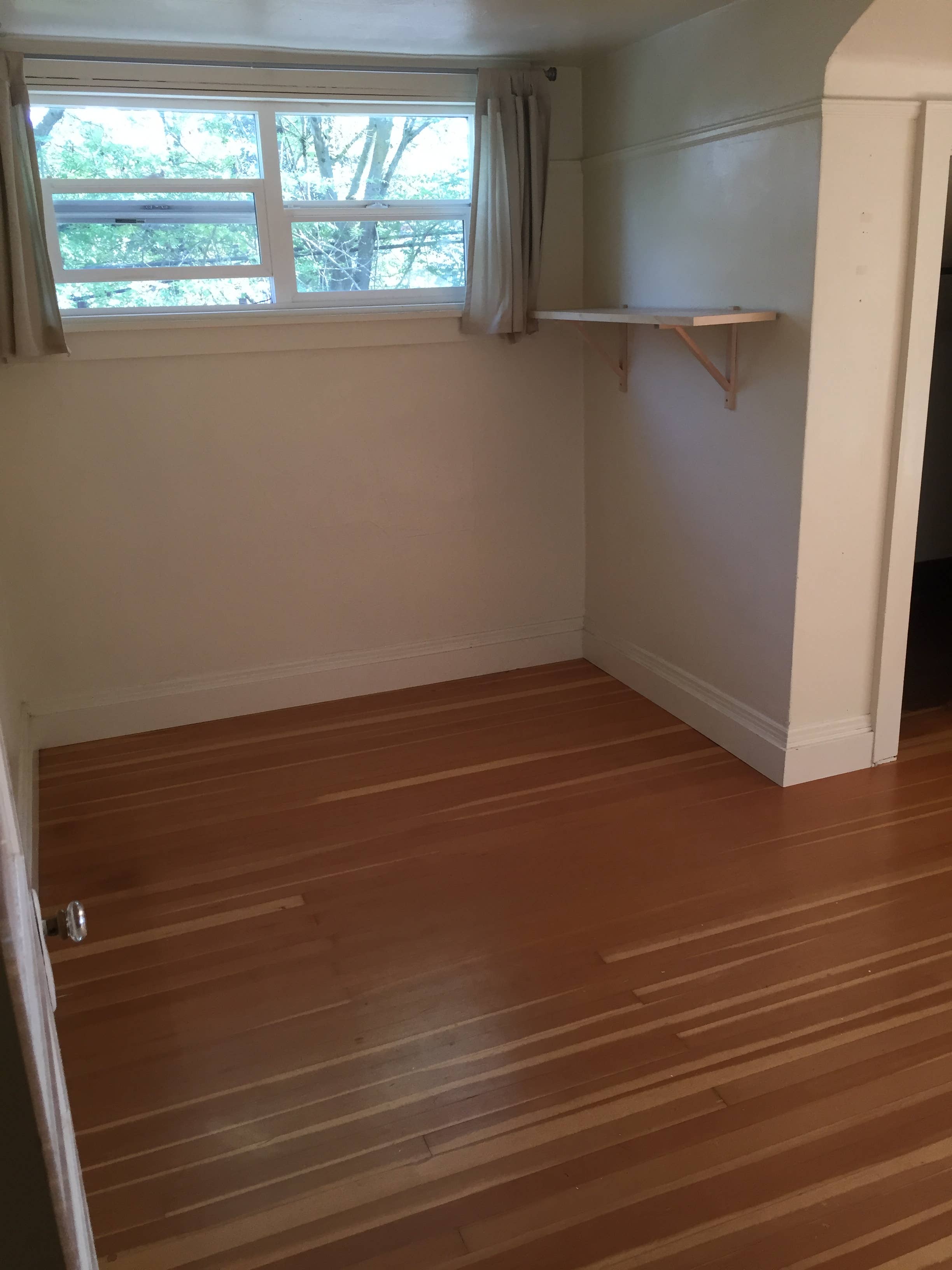 Sunny room in quiet NoPo house