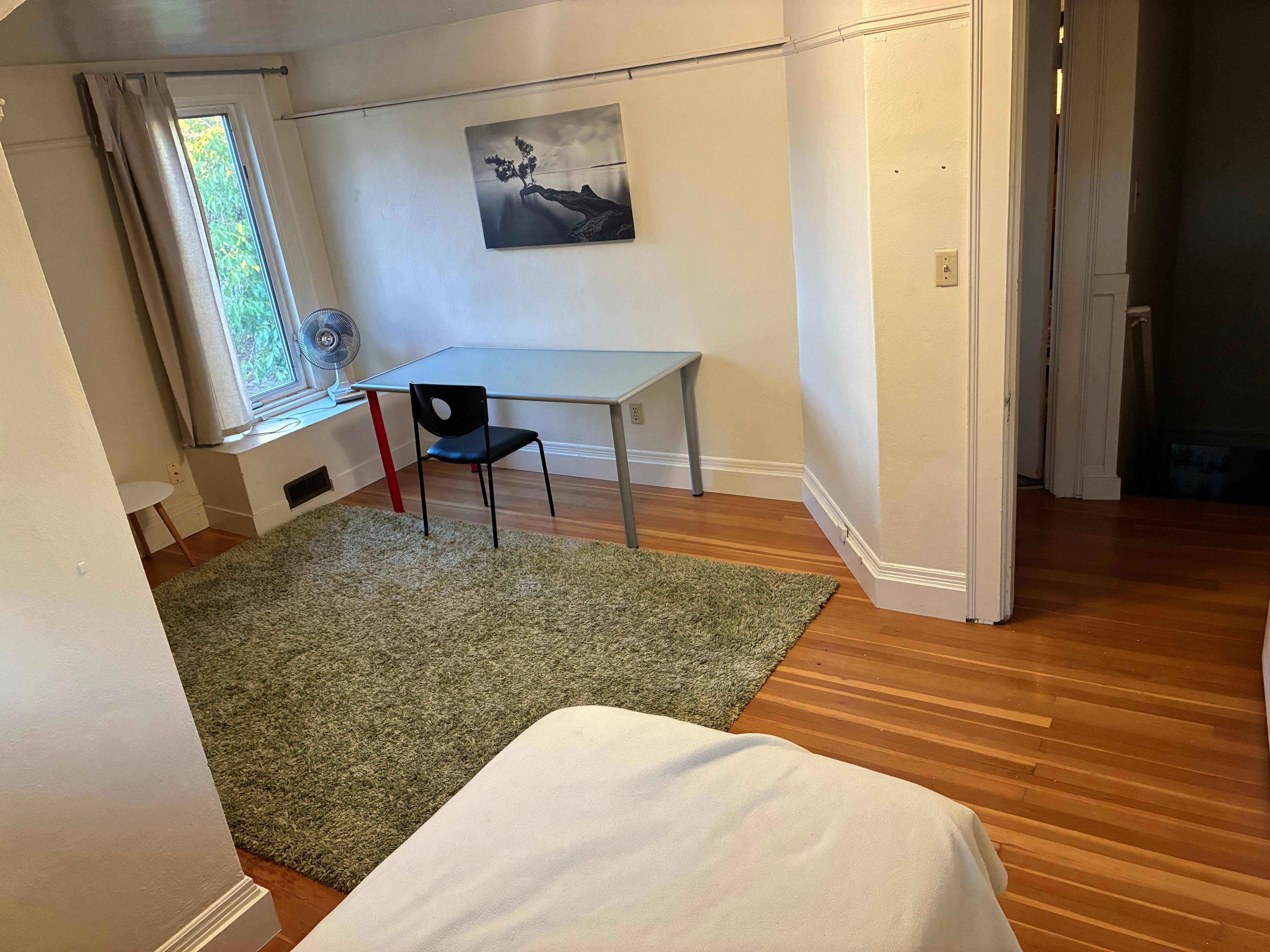 Sunny room in quiet NoPo house