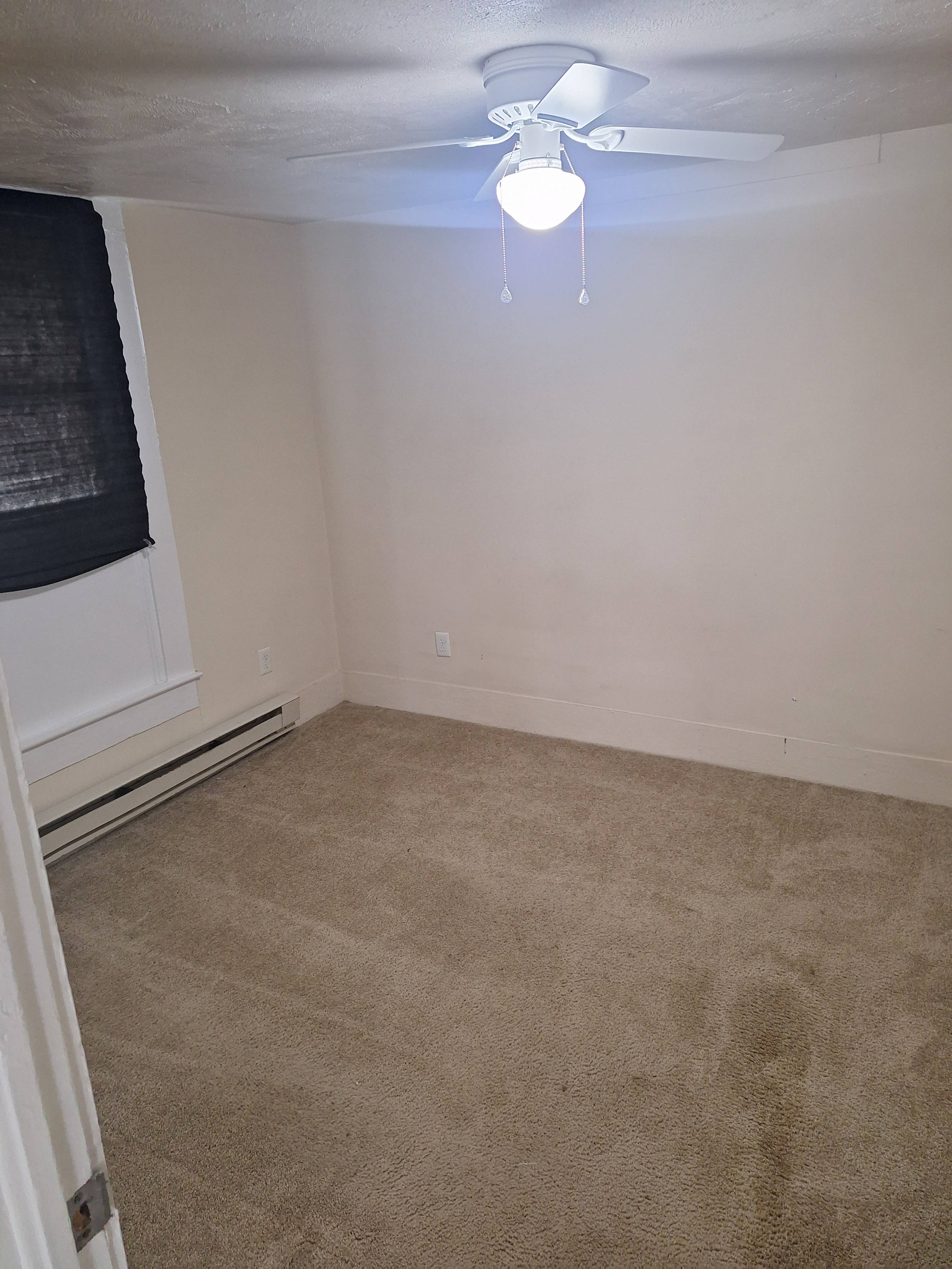 2 bed 1 bath apt close to downtown.