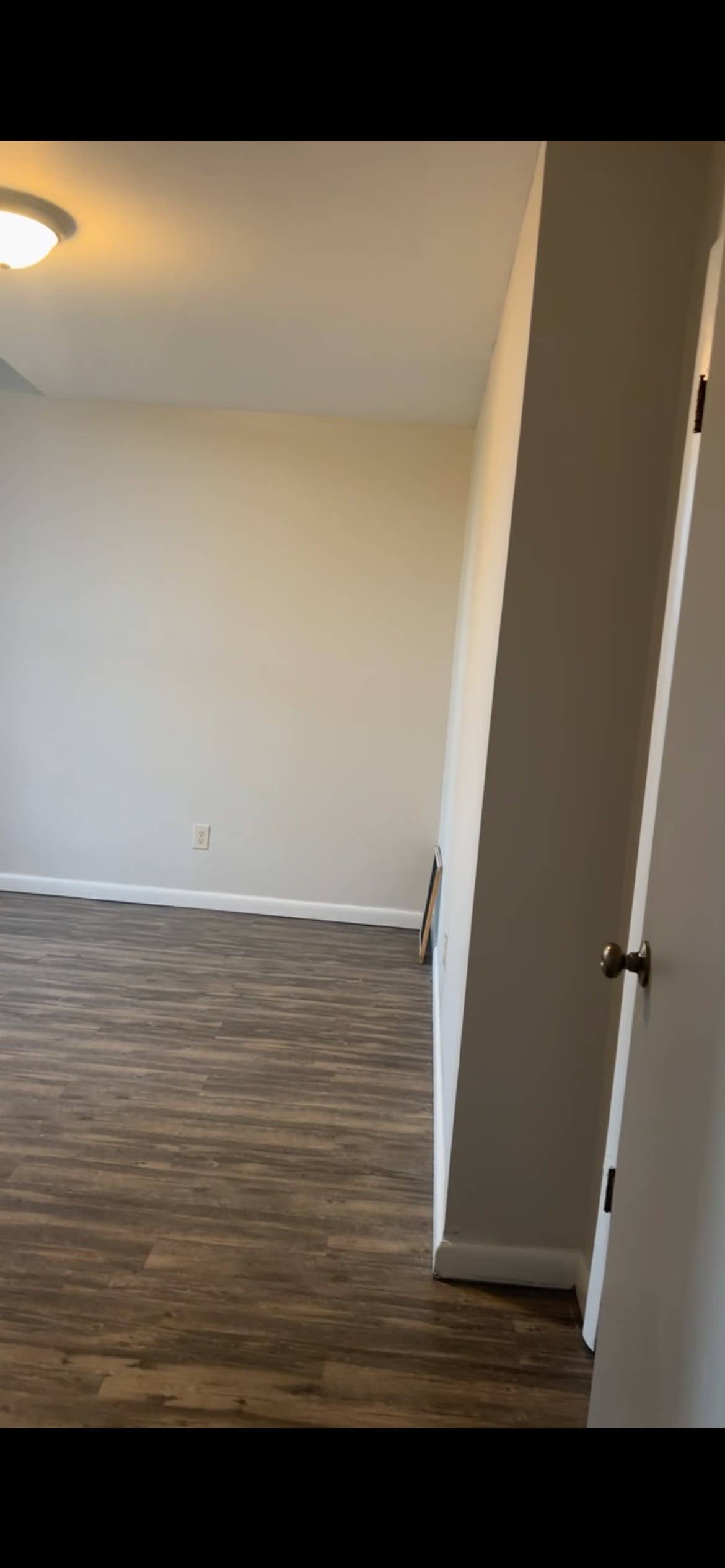 Looking for Roomate