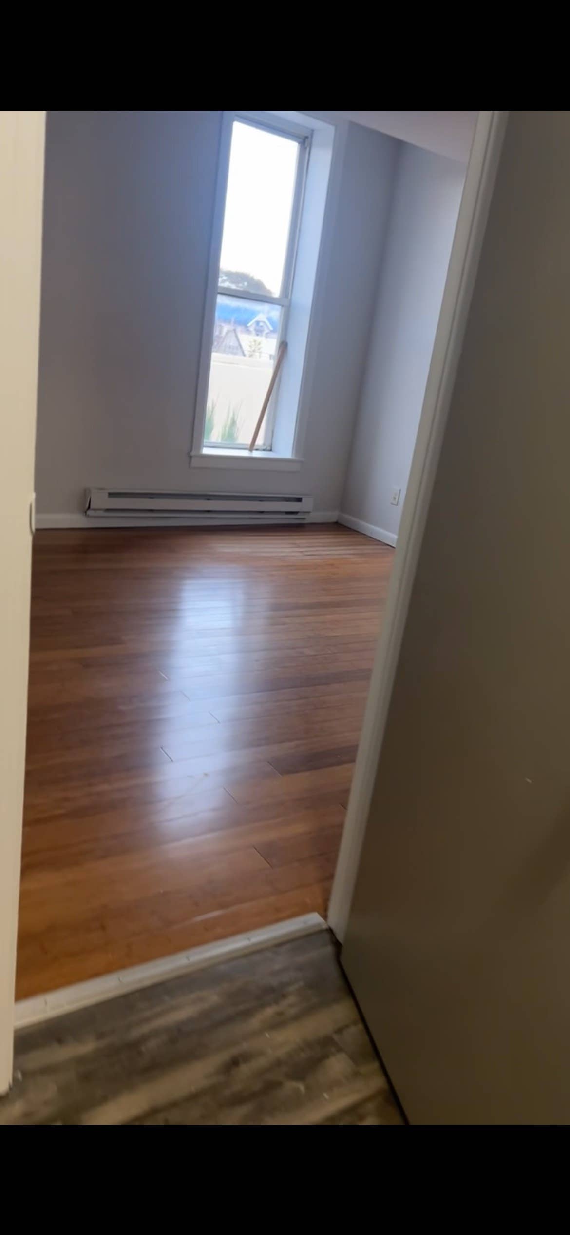 Looking for Roomate