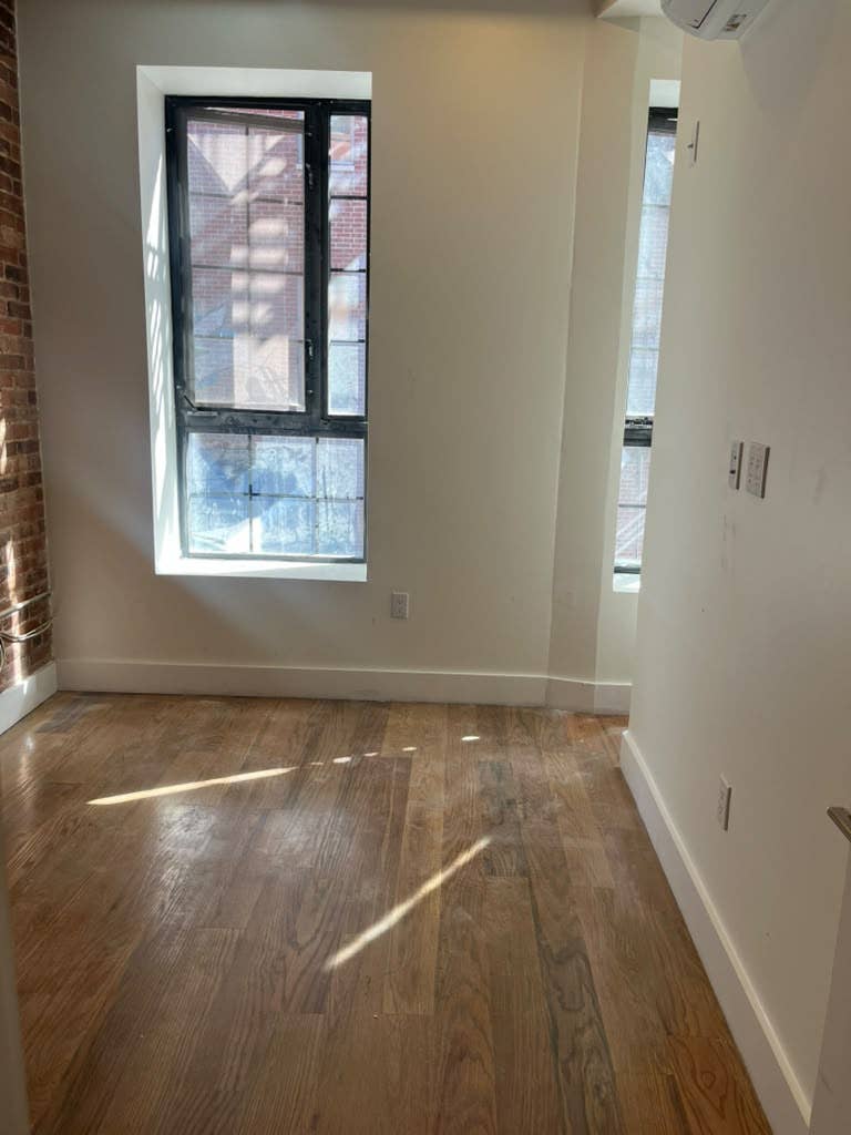 Williamsburg Room at $1,820/Month
