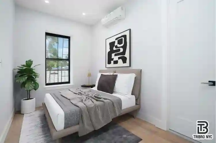 Spacious Room Available in Brooklyn
