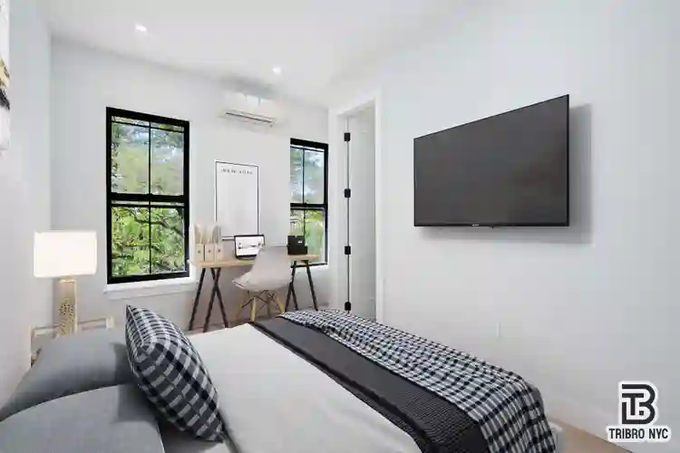 Spacious Room Available in Brooklyn