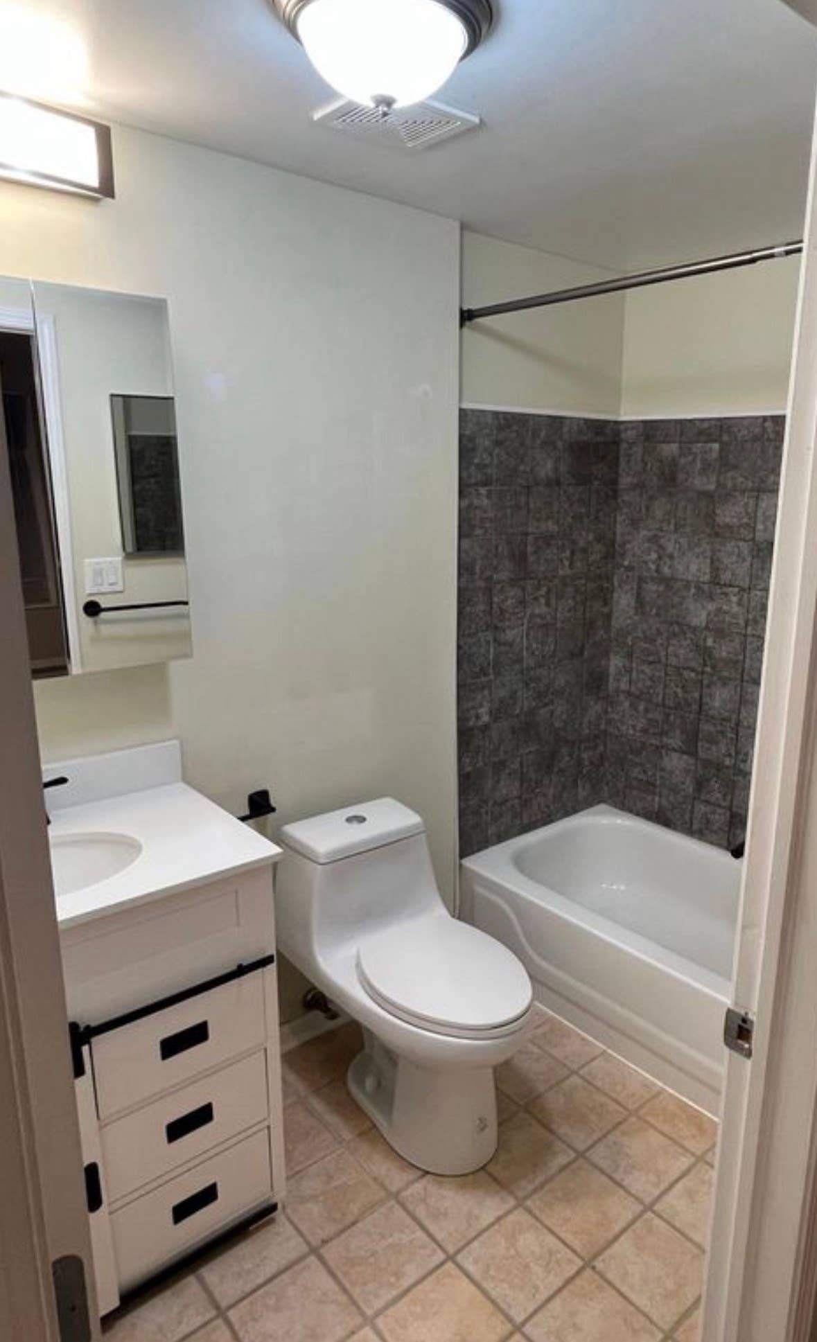 Beautiful EvanstonIL apartment