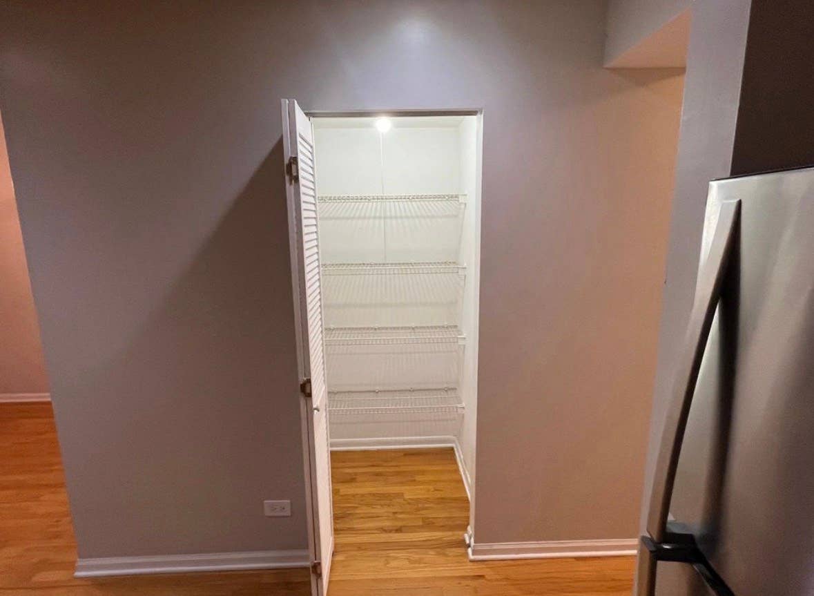 Beautiful EvanstonIL apartment