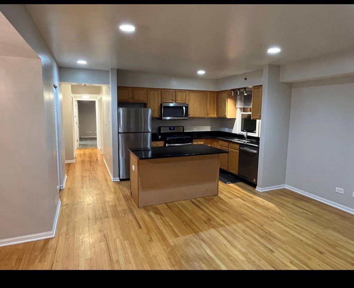 Beautiful EvanstonIL apartment