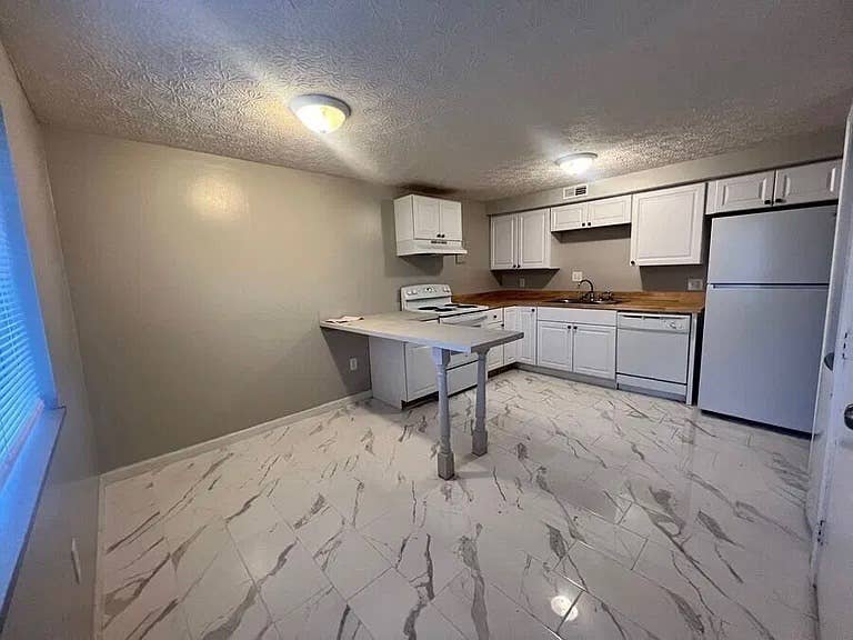 2 Bed and 1 Bath Sublet Jan 2027