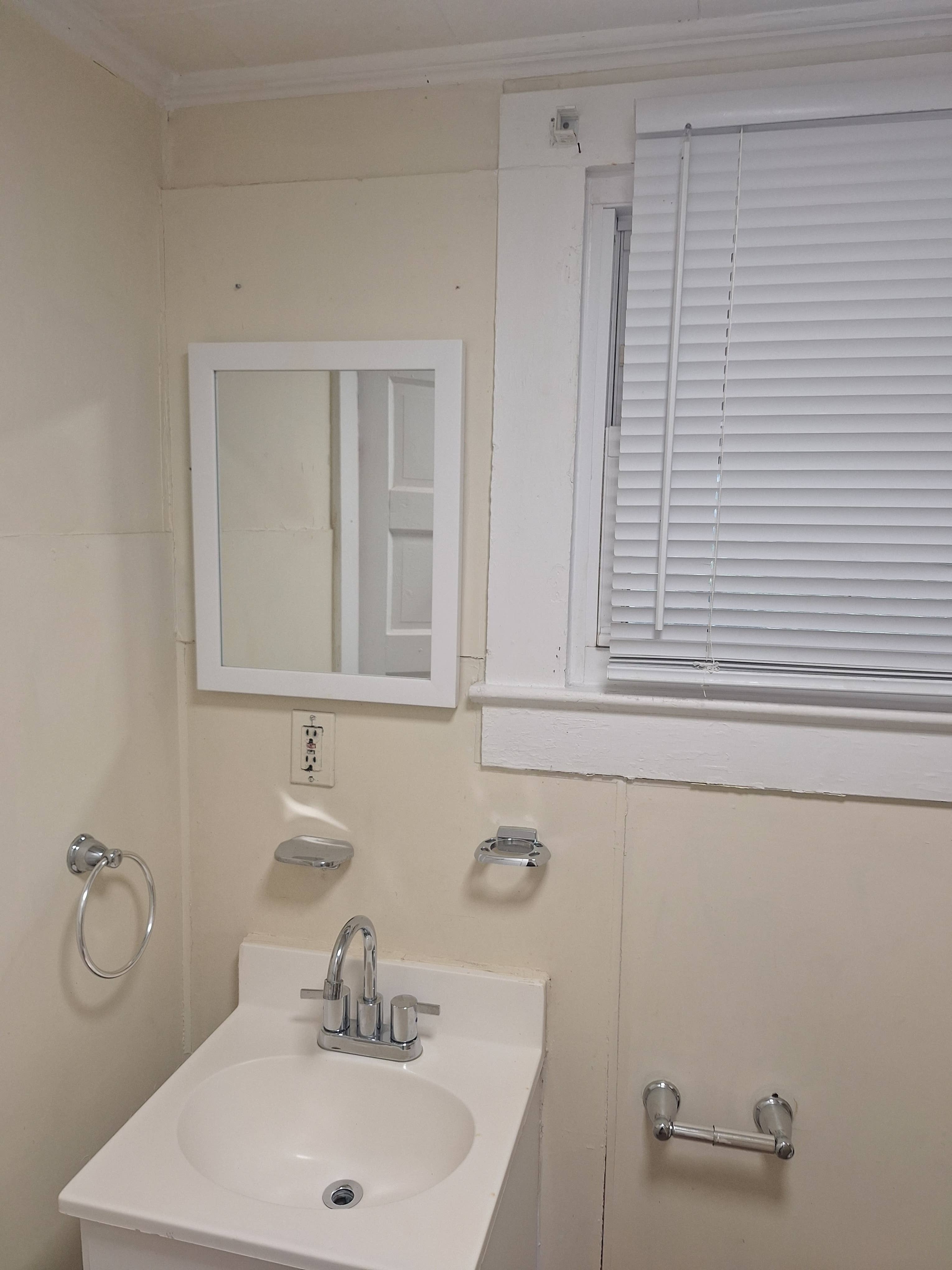 2bed 1bath apt utilities included
