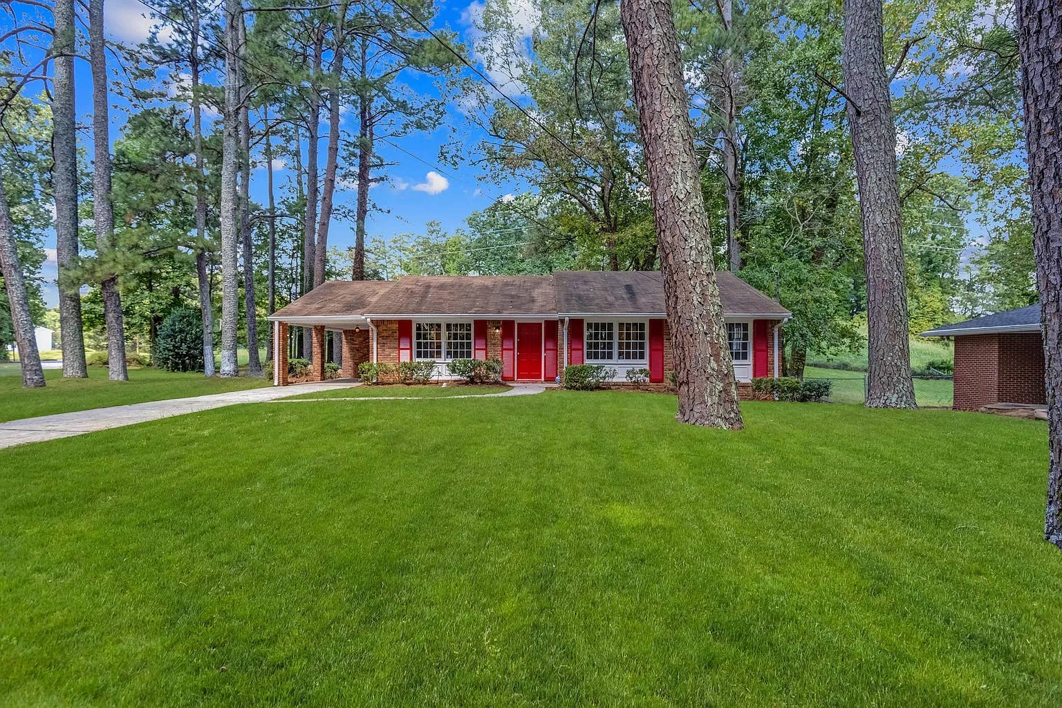 4 BR in East Point