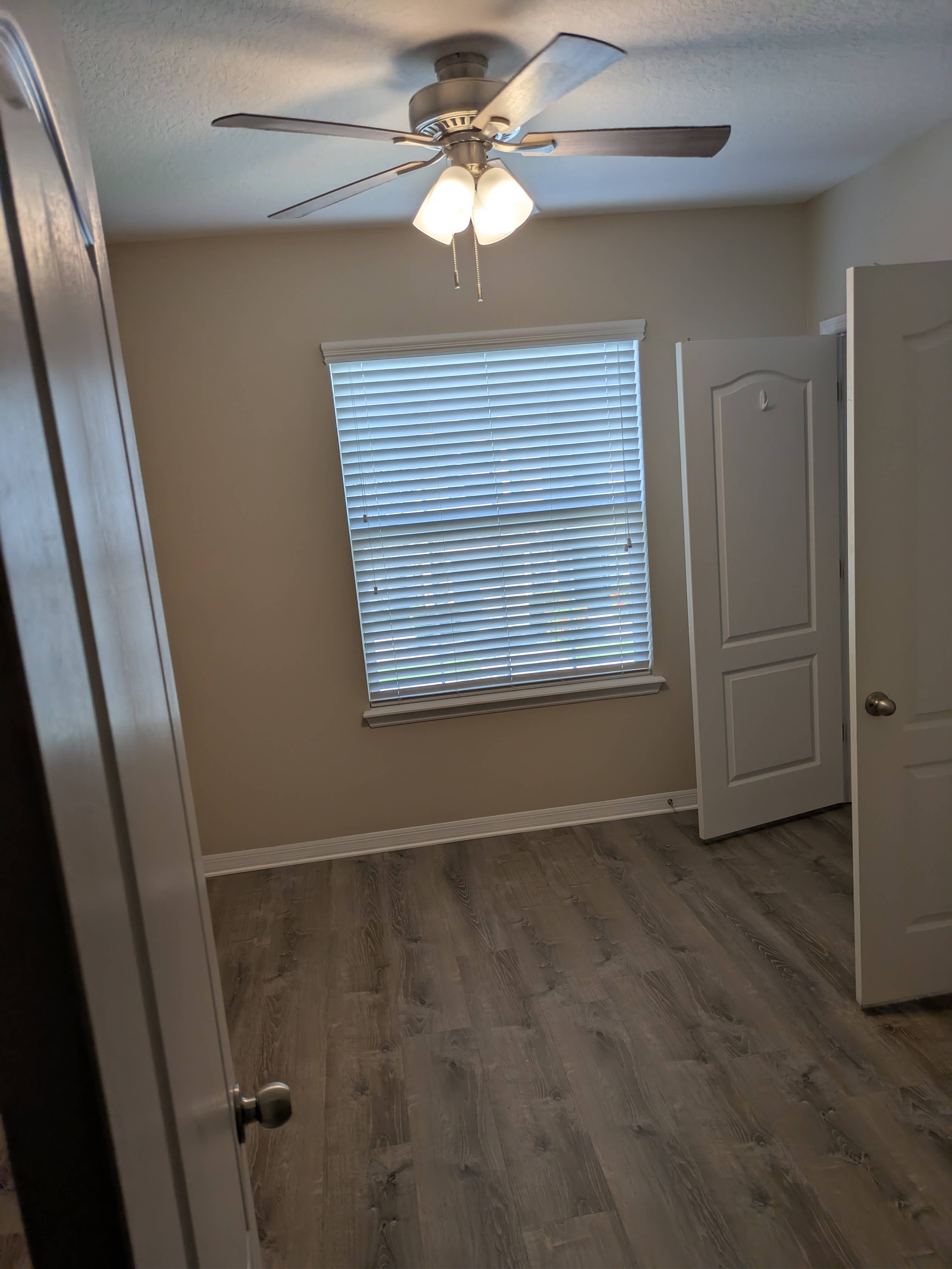 Bedroom in Riverview $800 mo.