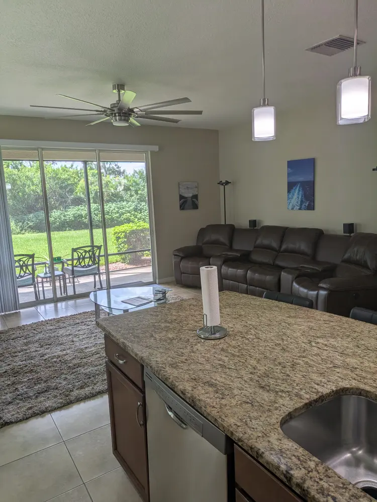 Bedroom in Riverview $800 mo.