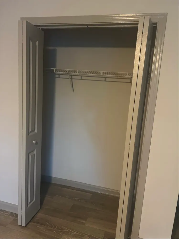2b 2b room available