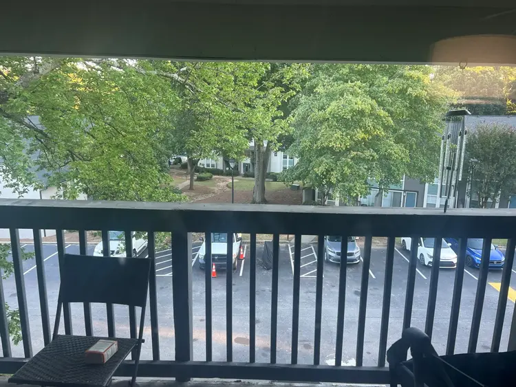 2b 2b room available