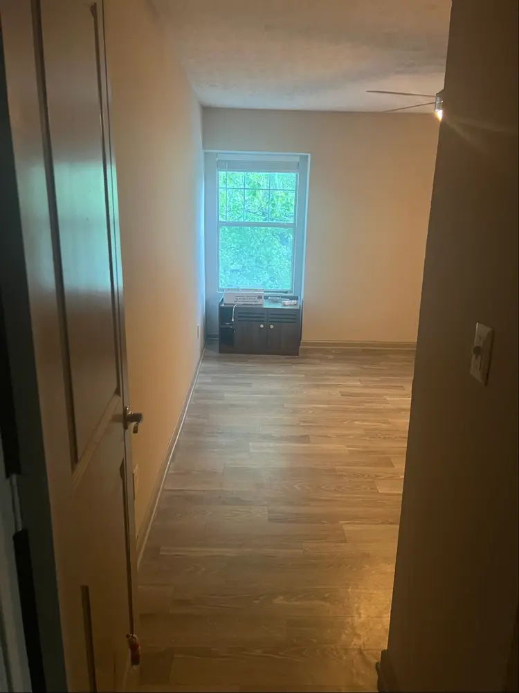 2b 2b room available