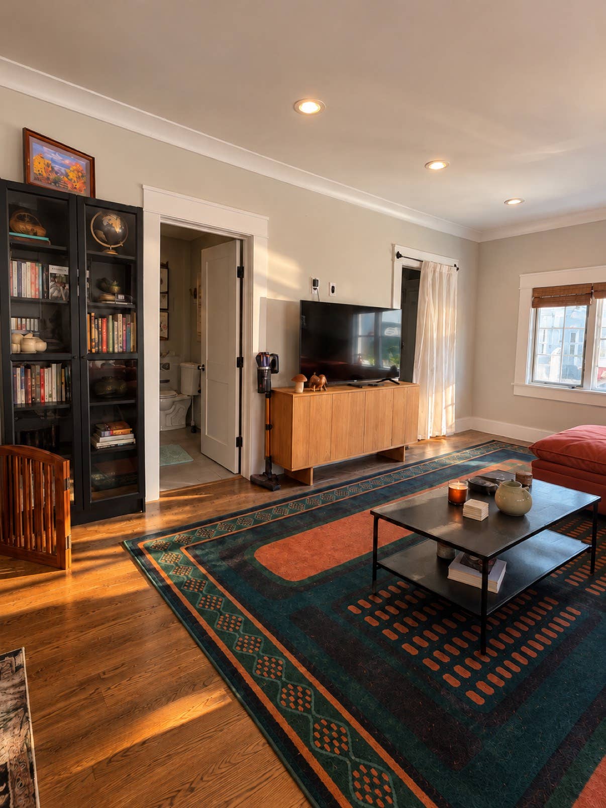 Somerville apartment available!