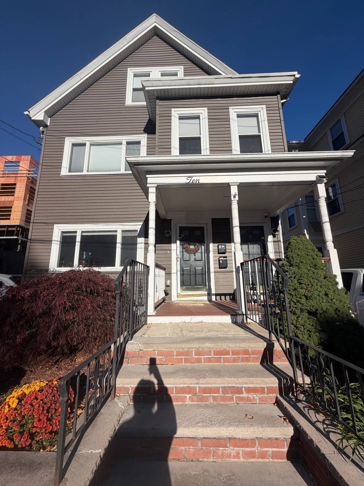 Somerville apartment available!