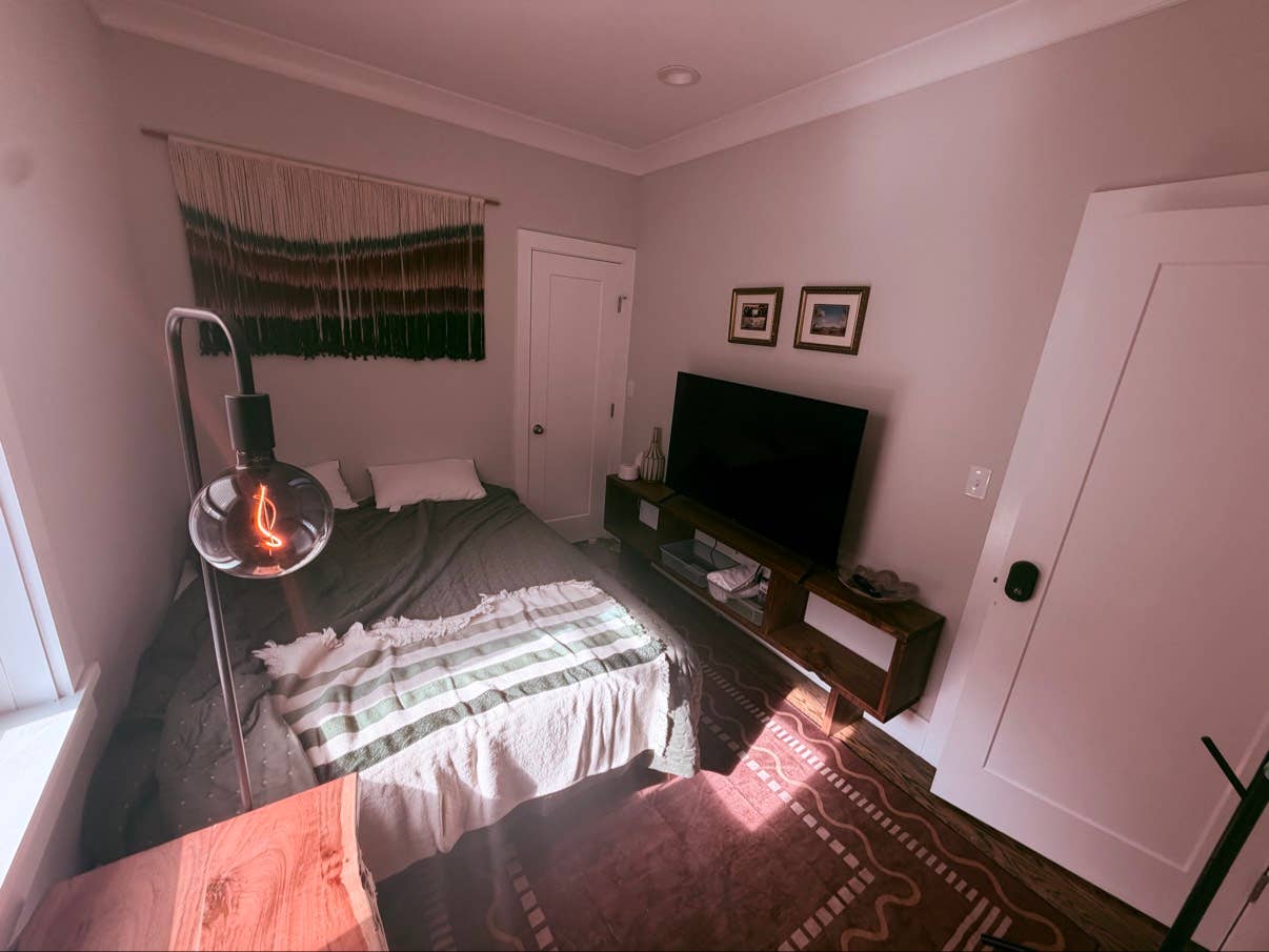 Somerville apartment available!