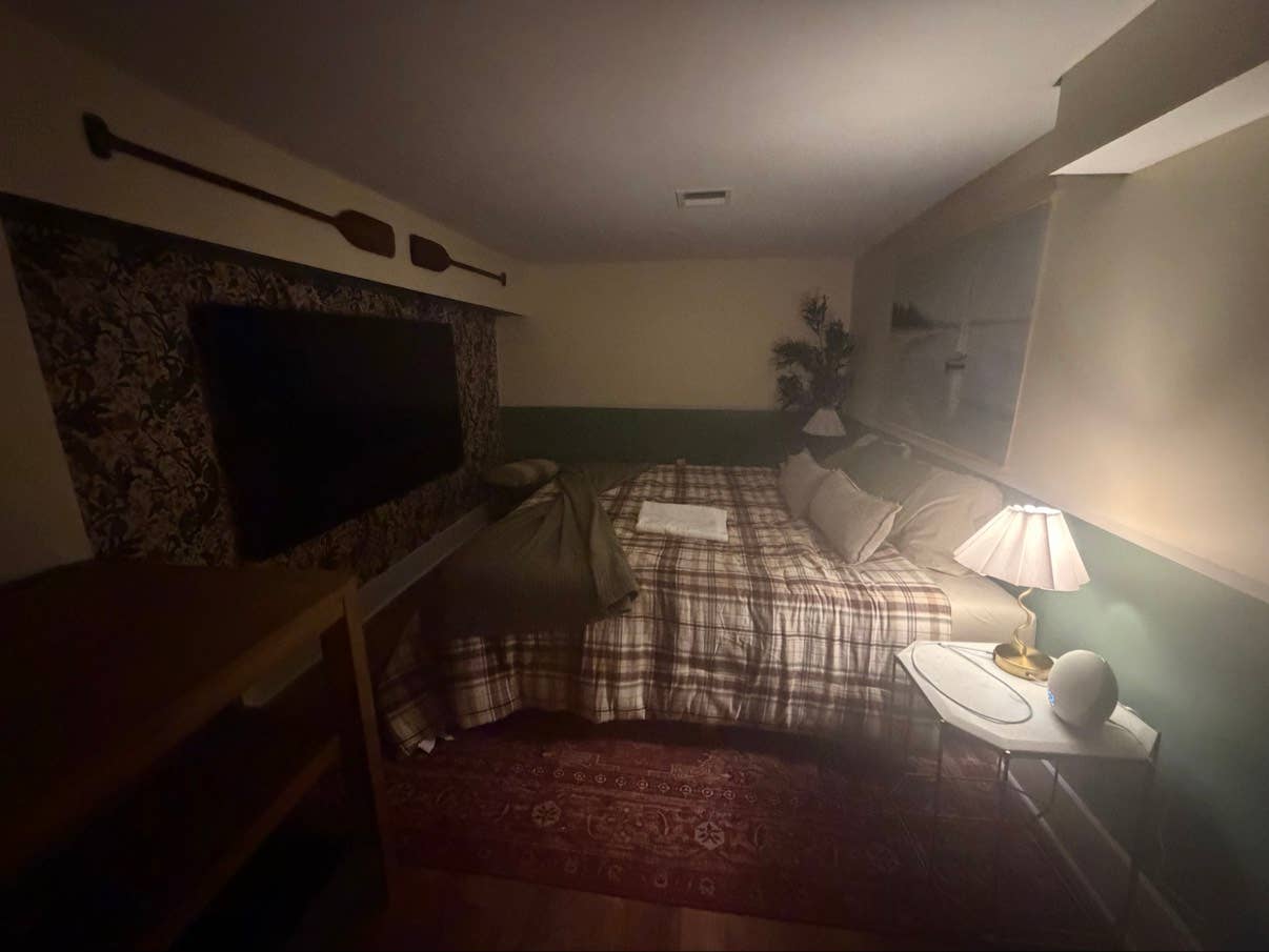 Somerville apartment available!