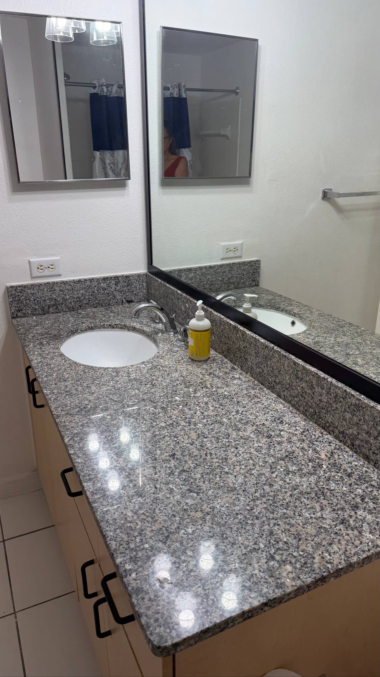 BEAUTIFUL ROOM FOR RENT IN MIRAMAR