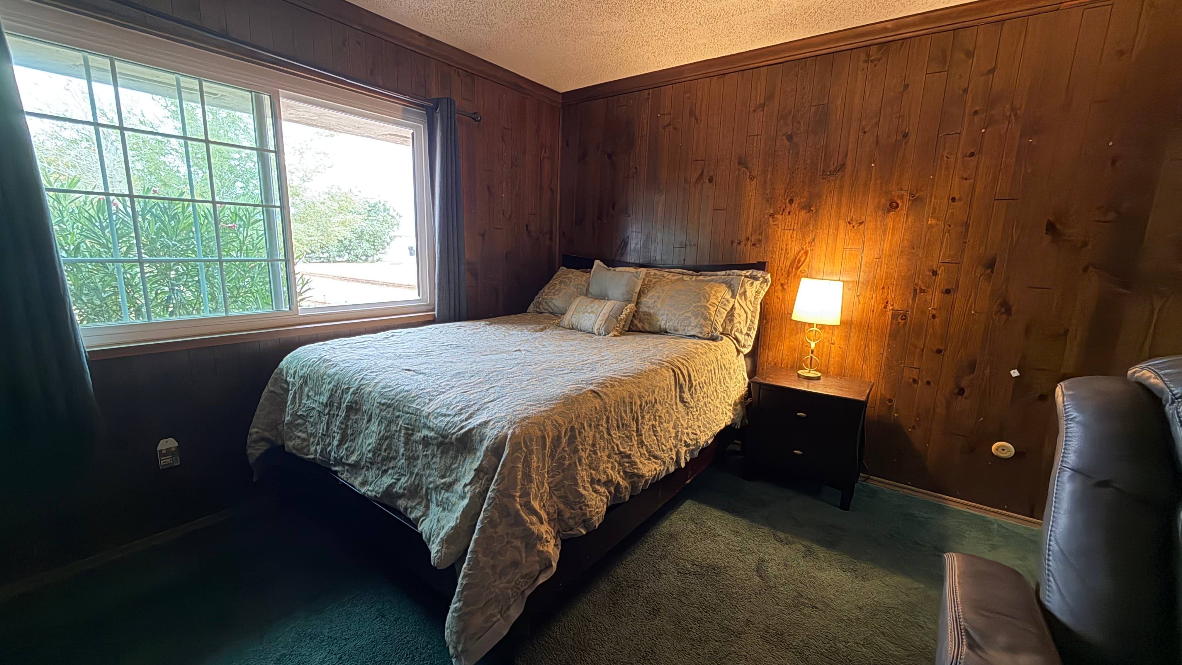 Tranquil location *Private room*