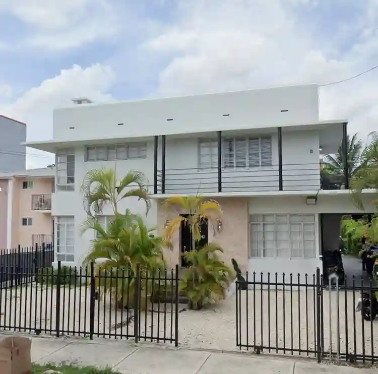 Spacious furnished roomMiami River